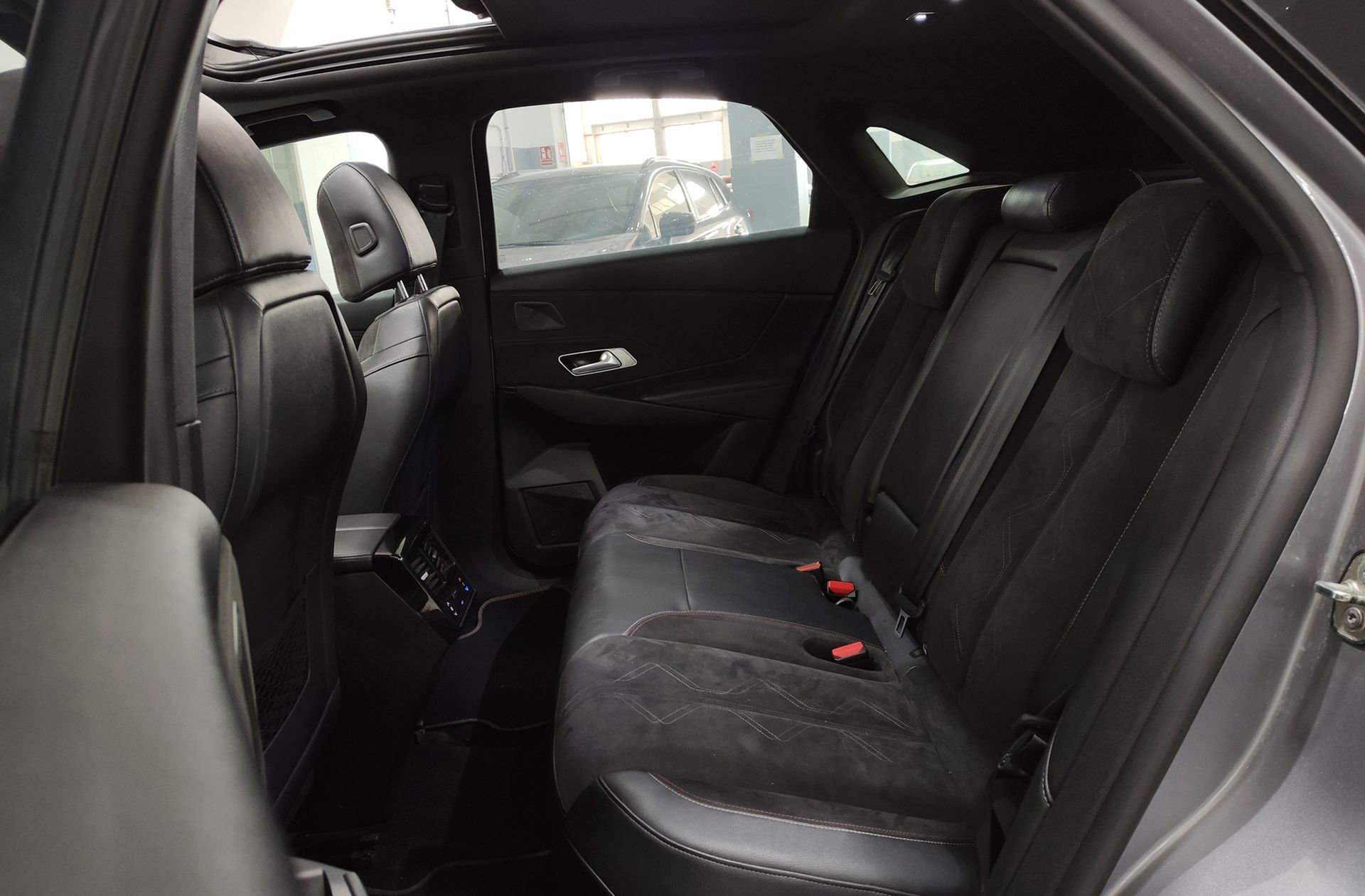 DS DS 7 Crossback E-Tense 300 Performance Line+ 4WD - foto 14