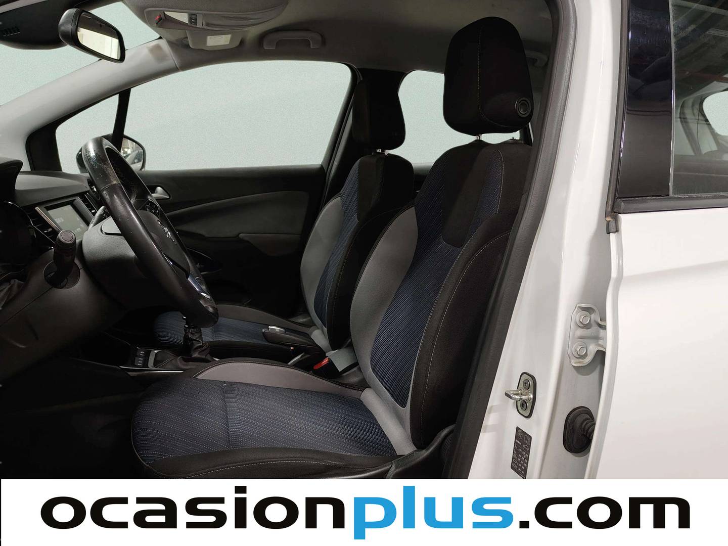 Foto asientos delanteros Opel Crossland X Opel Crossland X 1.2 S&S Design Line 120 Aniversario (110 CV)