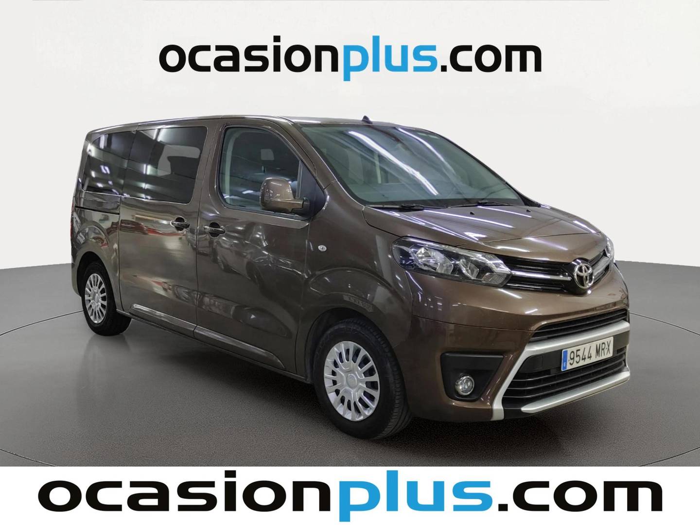 Foto delantera Toyota Proace Verso Toyota Proace Verso 2.0D VX Plus Shuttle L1 (145 CV) derecha
