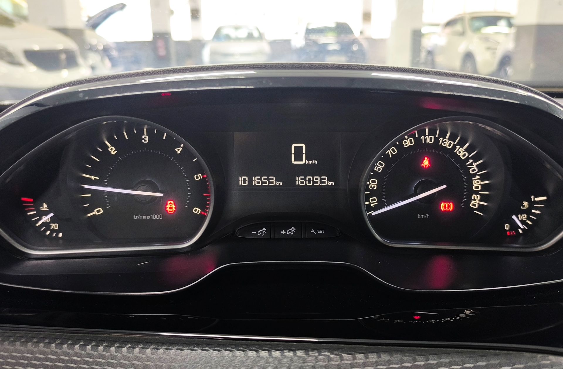 Peugeot 208 1.6 BlueHDi Style - foto 18