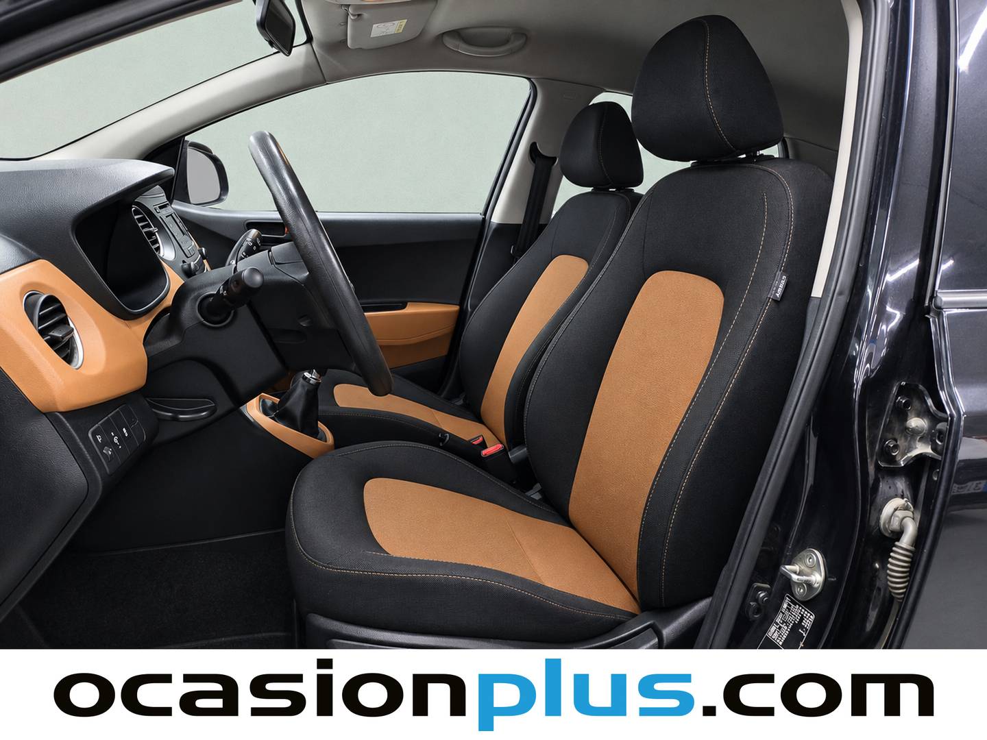 Foto asientos delanteros Hyundai i10 Hyundai i10 1.0 Tecno Orange (66 CV)