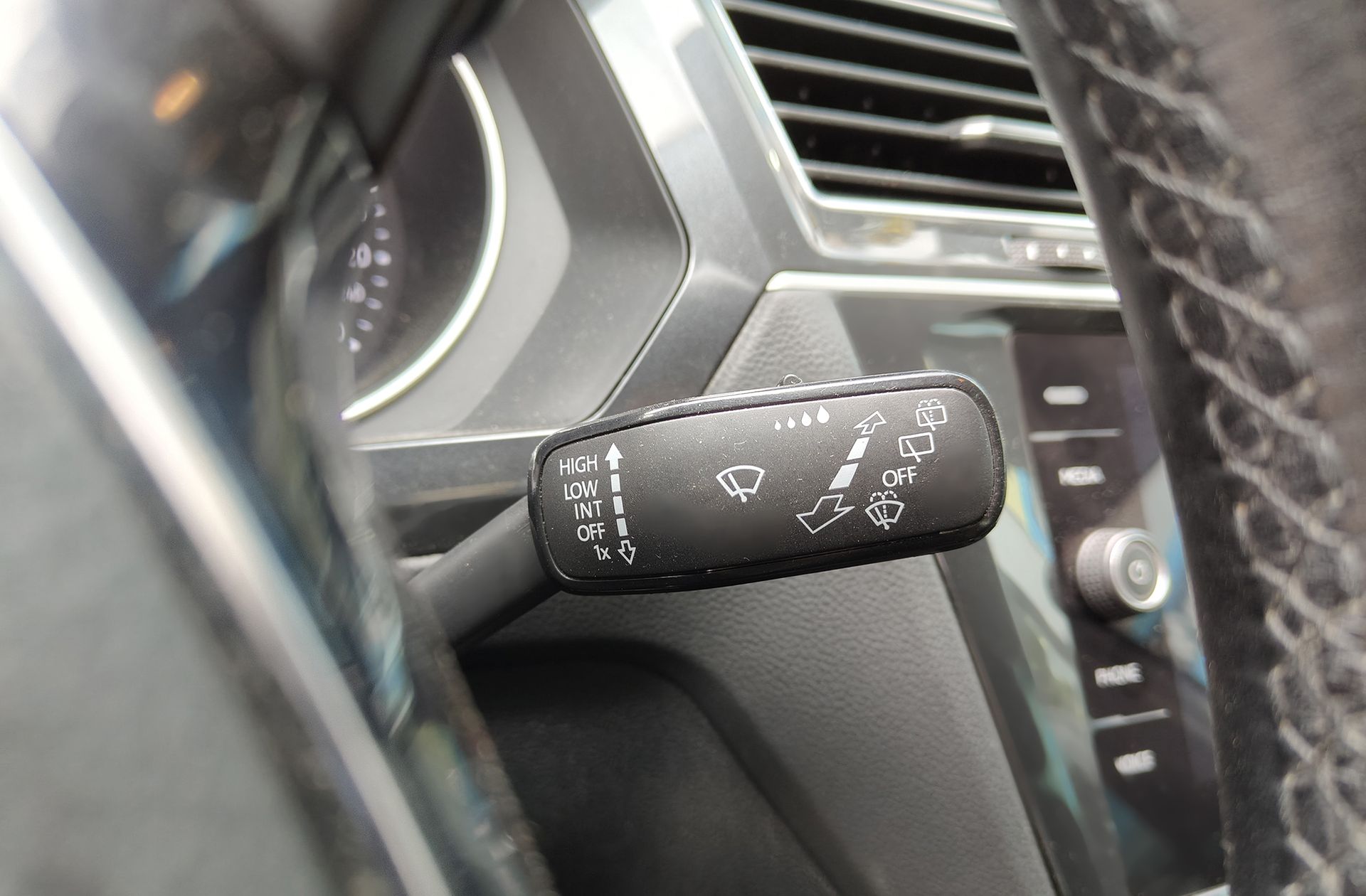 Volkswagen Tiguan Advance 2.0 TDI DSG Pack R-line - foto 31