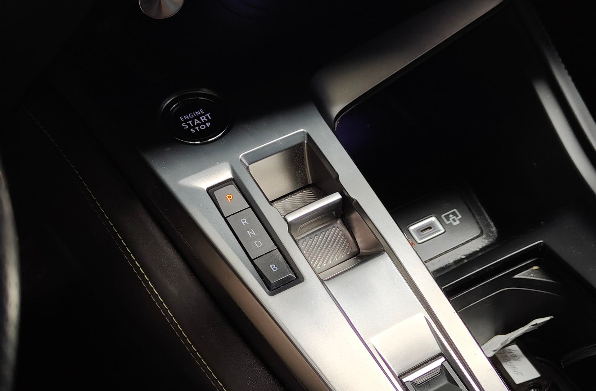 Peugeot 408 PHEV 225 GT e-EAT8 - foto 5