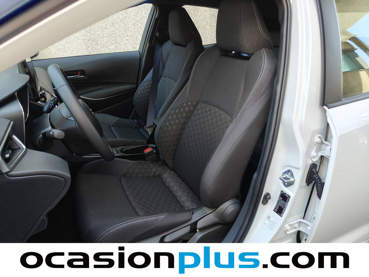 Foto asientos delanteros Toyota Corolla Toyota Corolla 140H Active Plus (140 CV)