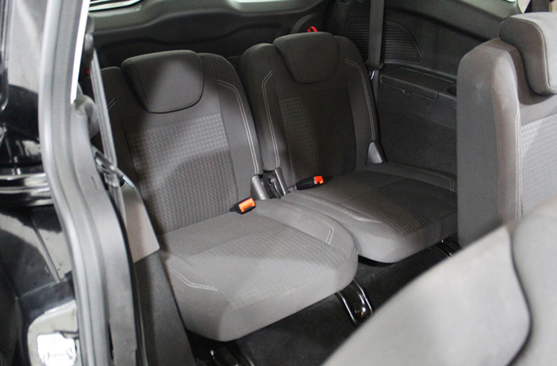 Ford Grand C-Max 1.0 EcoBoost Trend+ 7 plazas - foto 17