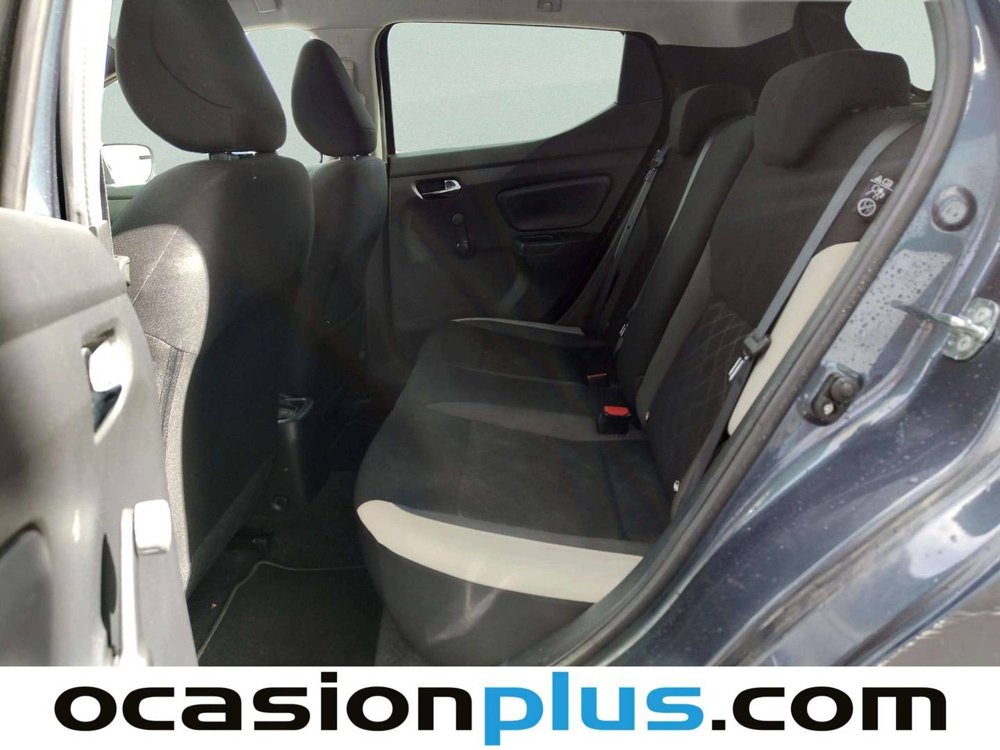 Foto asientos traseros Nissan Micra Nissan Micra IG-T S&S N-Connecta (90 CV)
