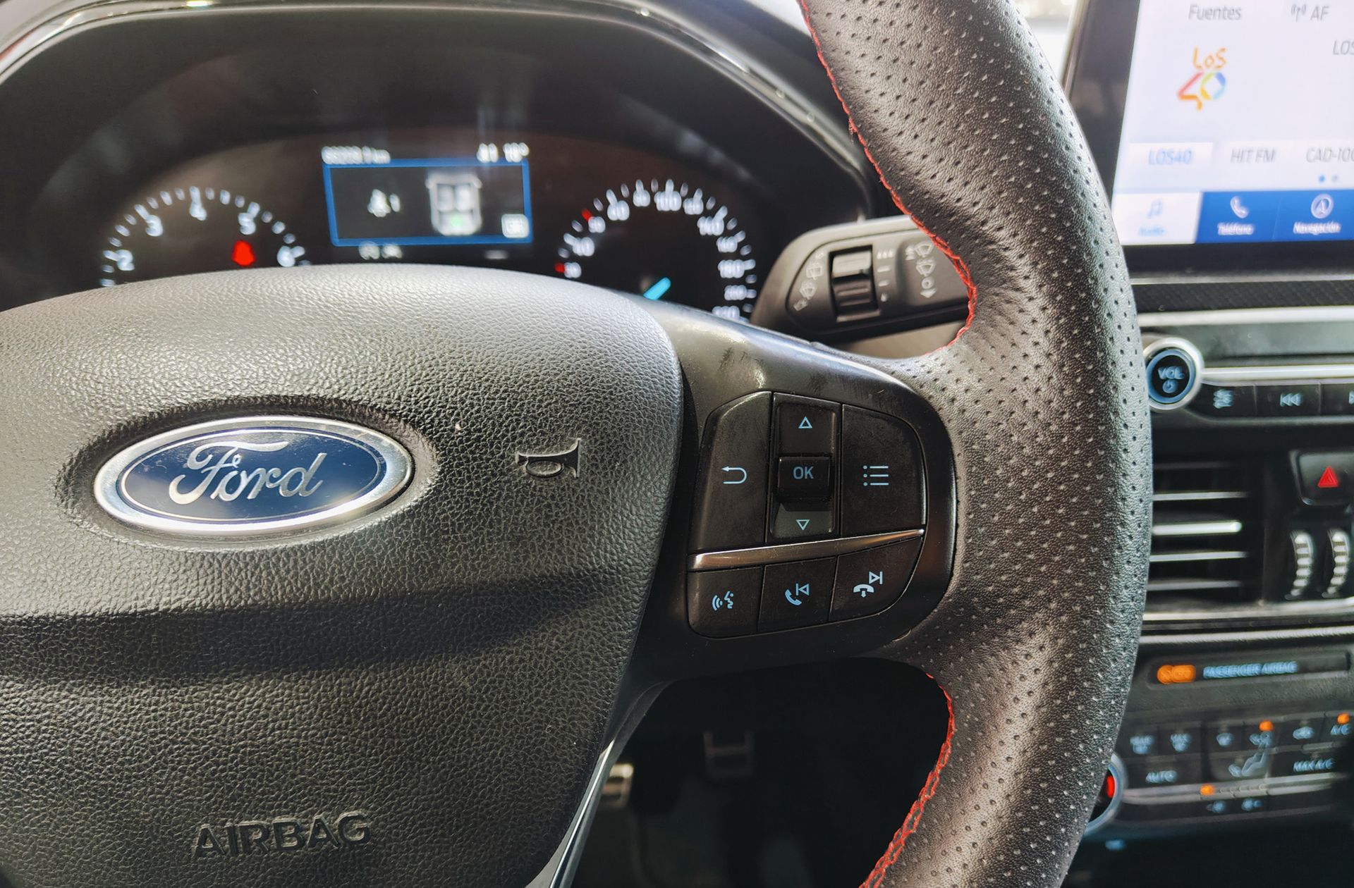 Ford Focus 1.0 EcoBoost MHEV ST-Line - foto 27
