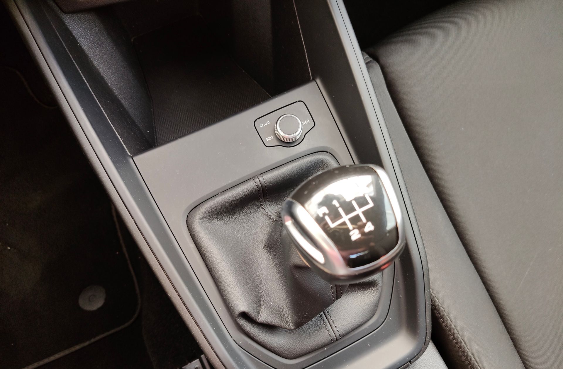 Audi A1 Sportback Advanced 25 TFSI - foto 5