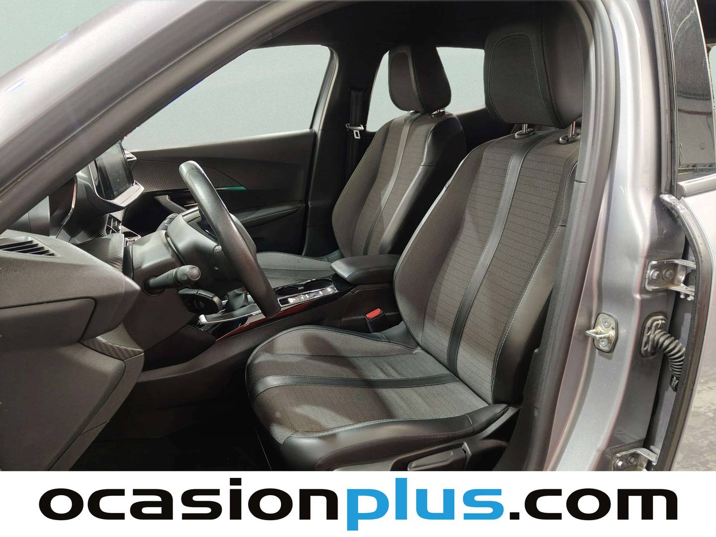 Foto asientos delanteros Peugeot 2008 Peugeot 2008 PureTech 100 S&S Allure (100 CV)