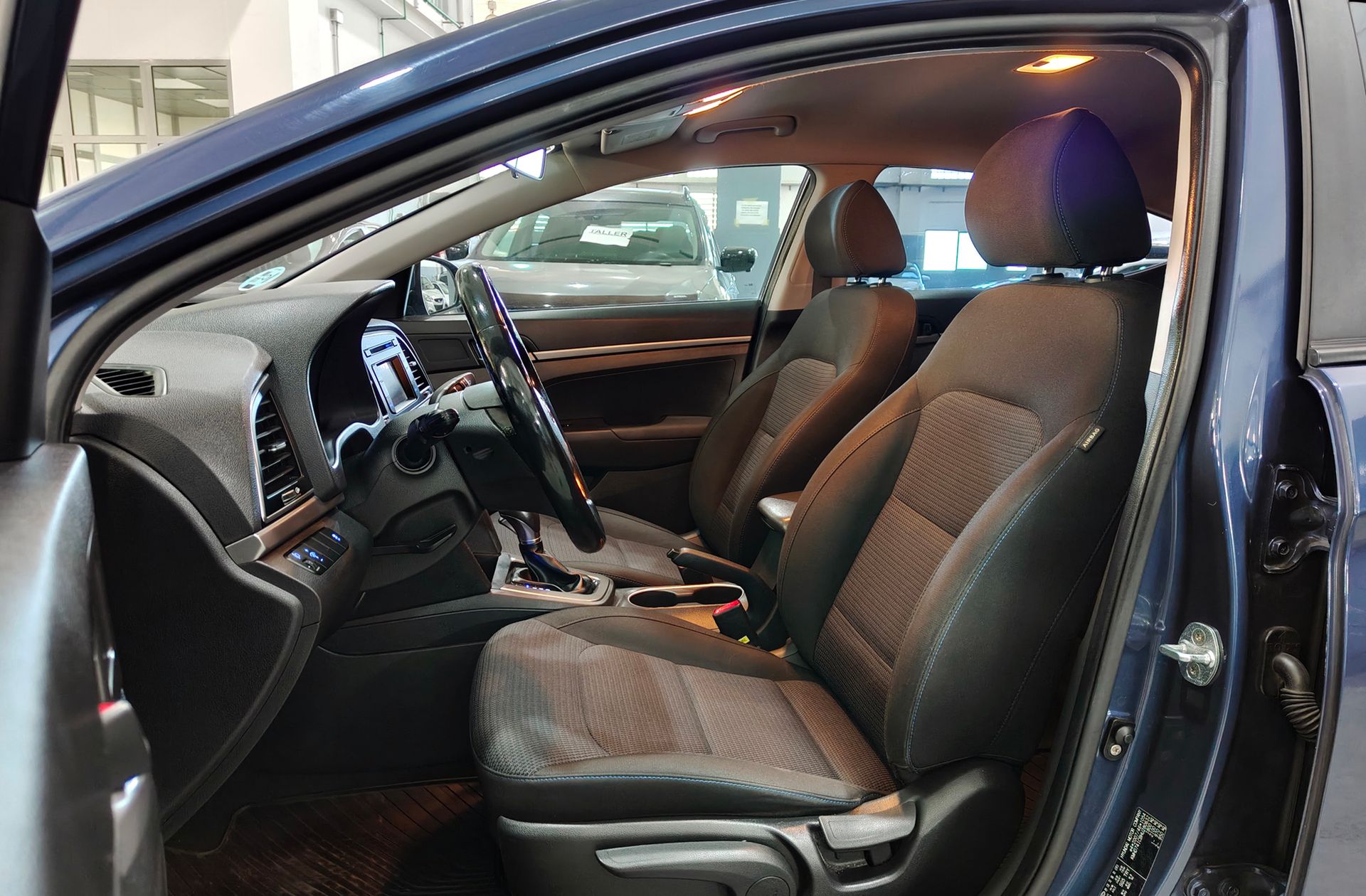 Hyundai Elantra 1.6 MPI Style - foto 10