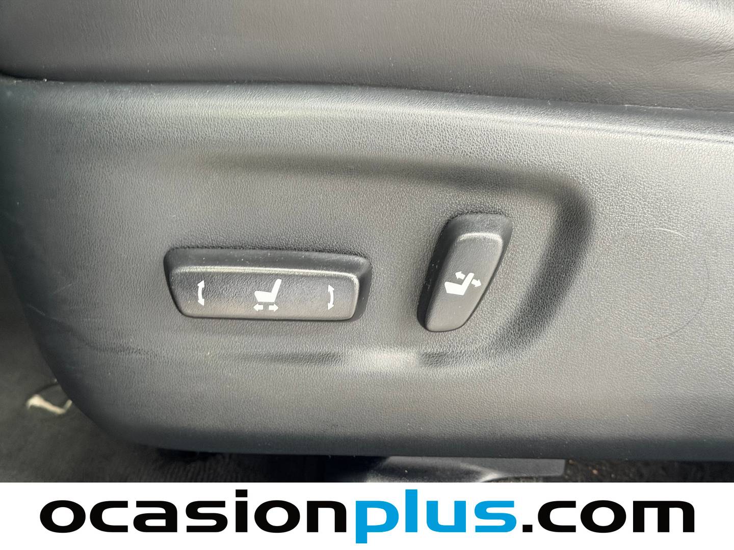 Acabados Lexus NX Lexus NX 300h Executive Navigation 4WD 145 kW (197 CV)