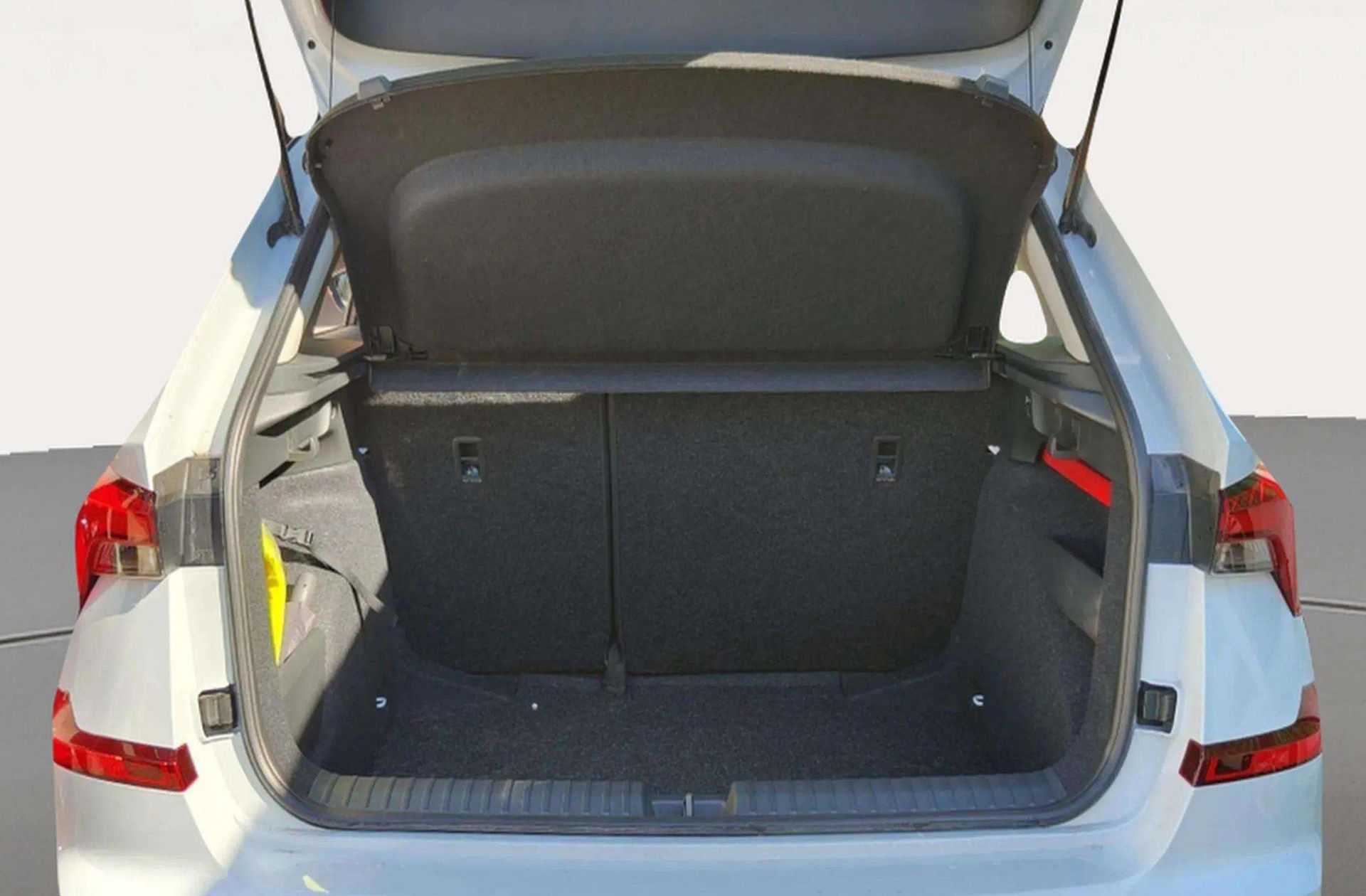 Škoda Kamiq 1.0 TSI Selection DSG - foto 18