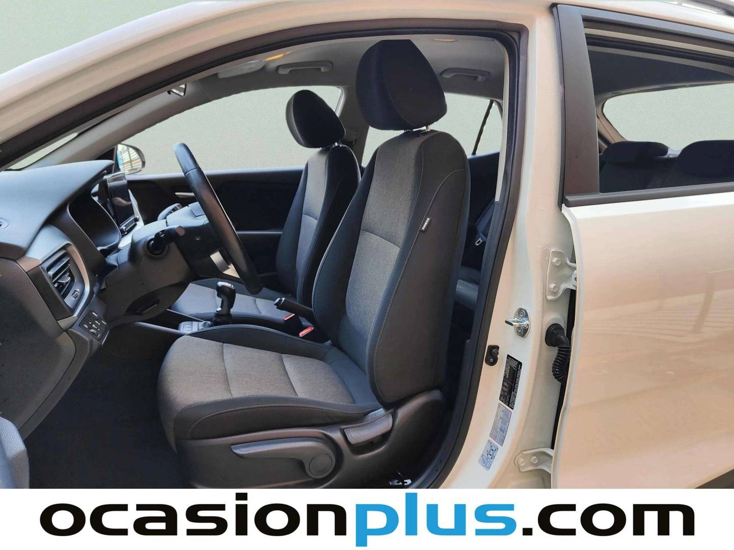 Foto asientos delanteros KIA Stonic KIA Stonic 1.0 T-GDi MHEV MT Concept (100 CV)