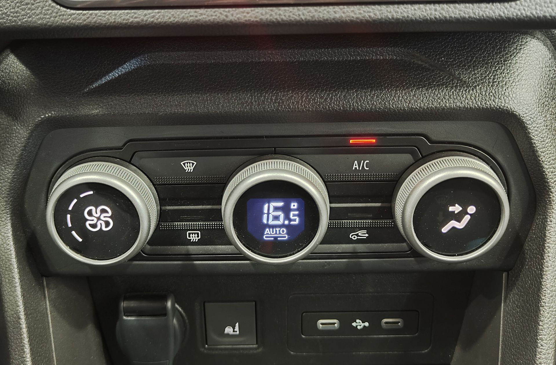 Dacia Jogger Extreme Hybrid 7 plazas - foto 28