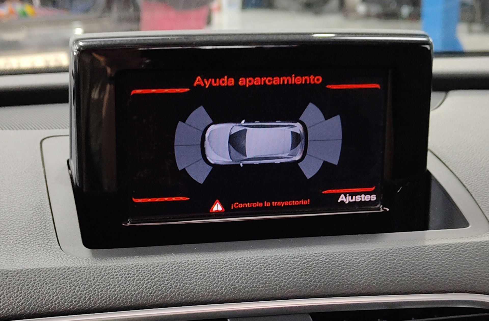 Audi Q3 design edition 2.0 TDI - foto 9
