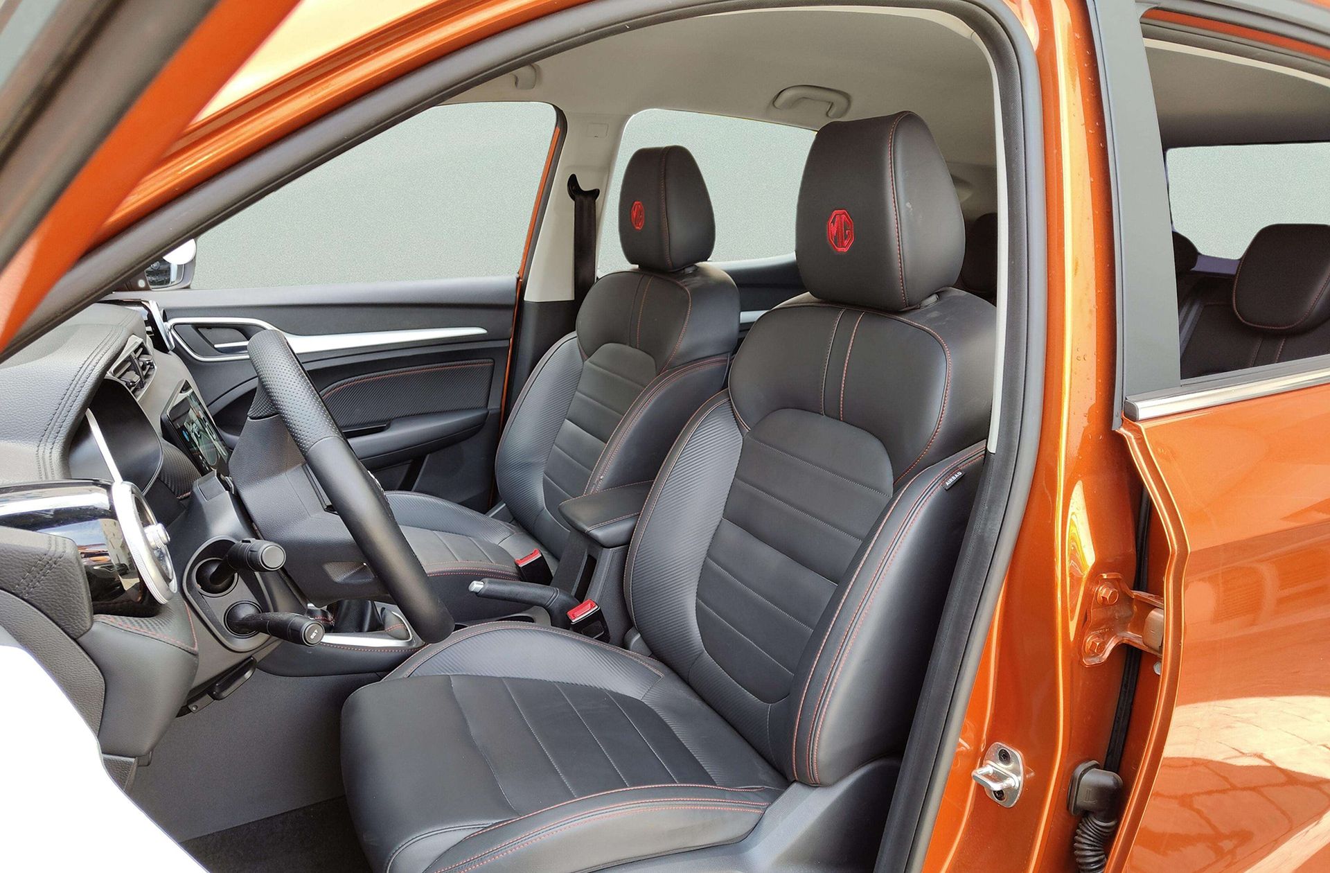 MG ZS 1.5 Luxury - foto 12