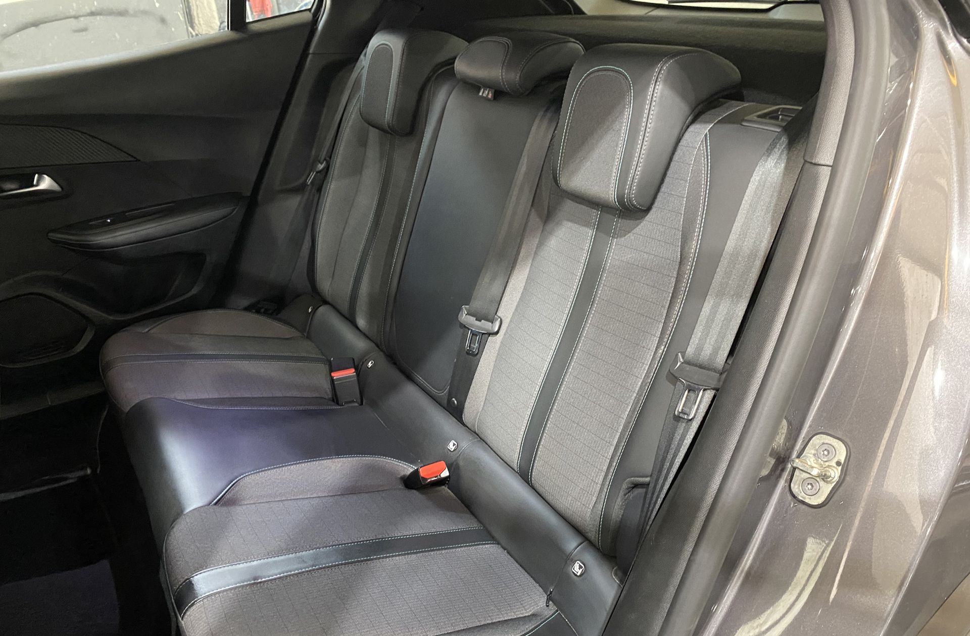 Peugeot 2008 PureTech 100 Allure Pack - foto 10