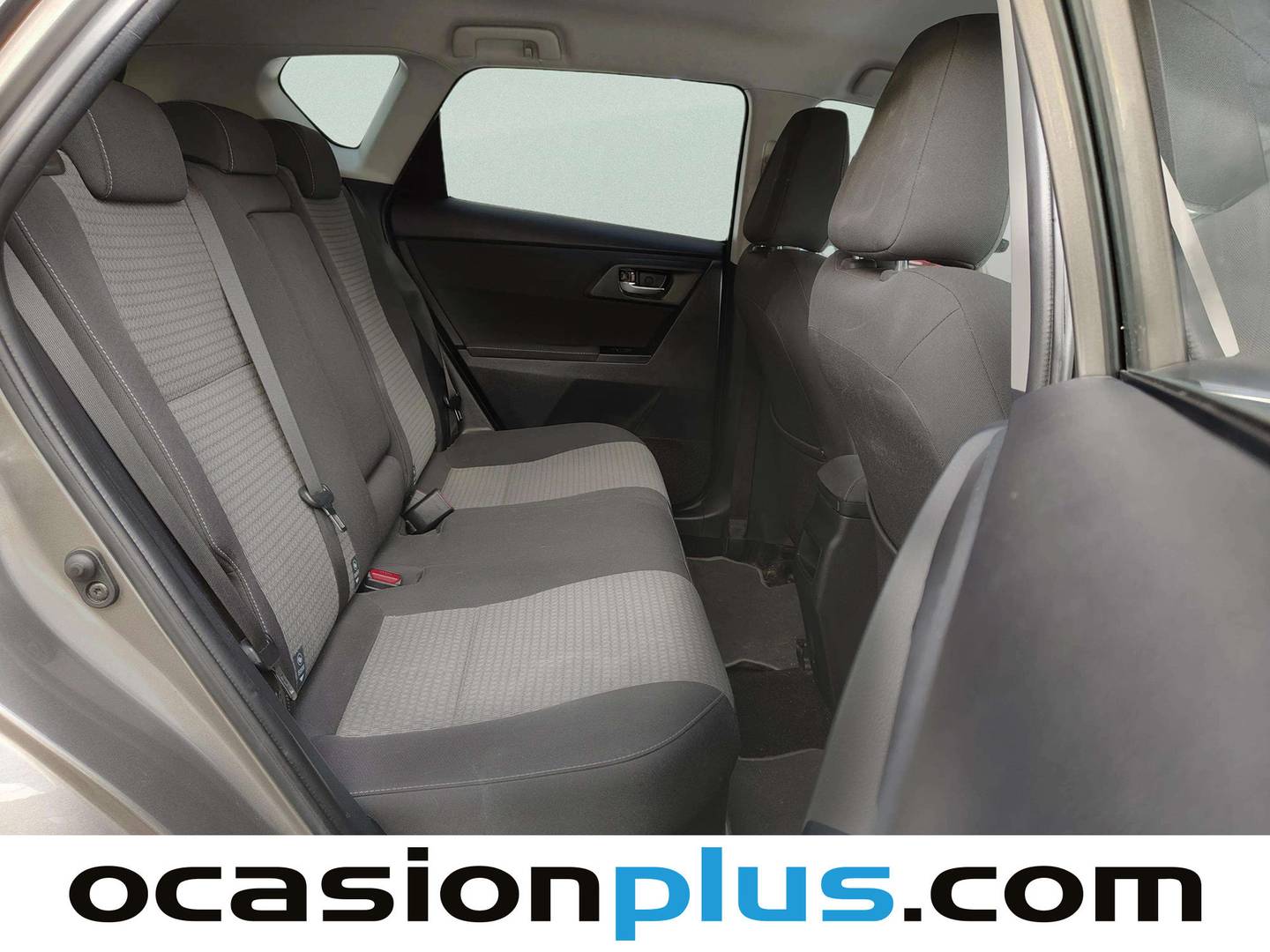 Foto asientos traseros Toyota Auris Toyota Auris 140H Hybrid Feel! Edition (136 CV)