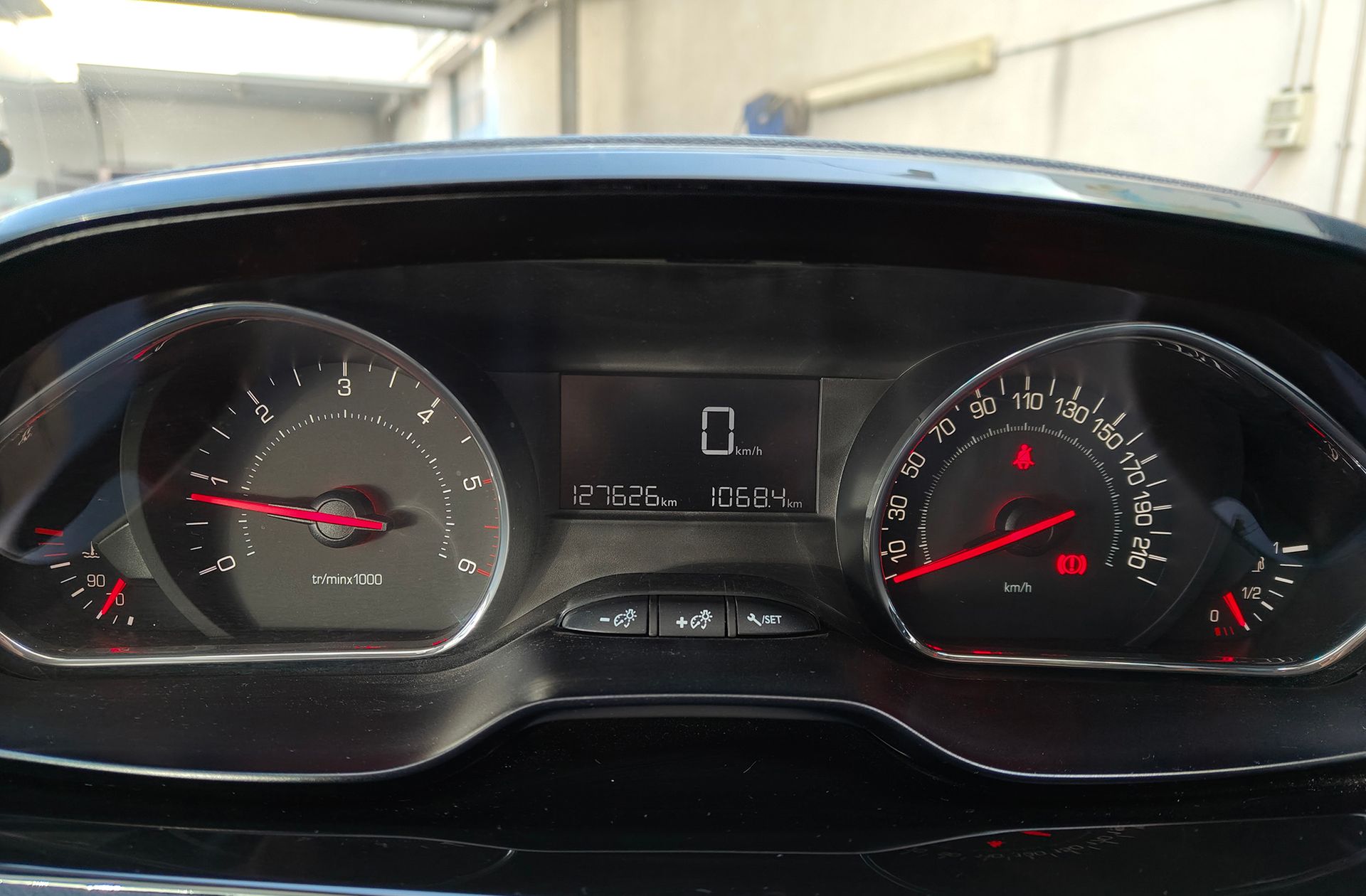 Peugeot 208 HDi 68 Style - foto 26