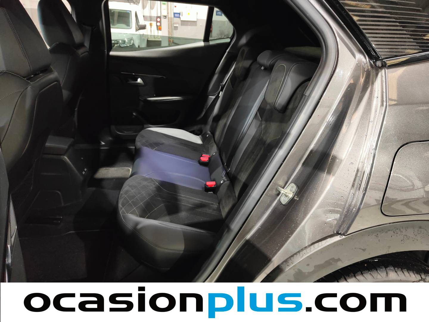 Foto Peugeot 2008 Peugeot 2008 BlueHDI 130 S&S GT Pack EAT8 (130 CV)