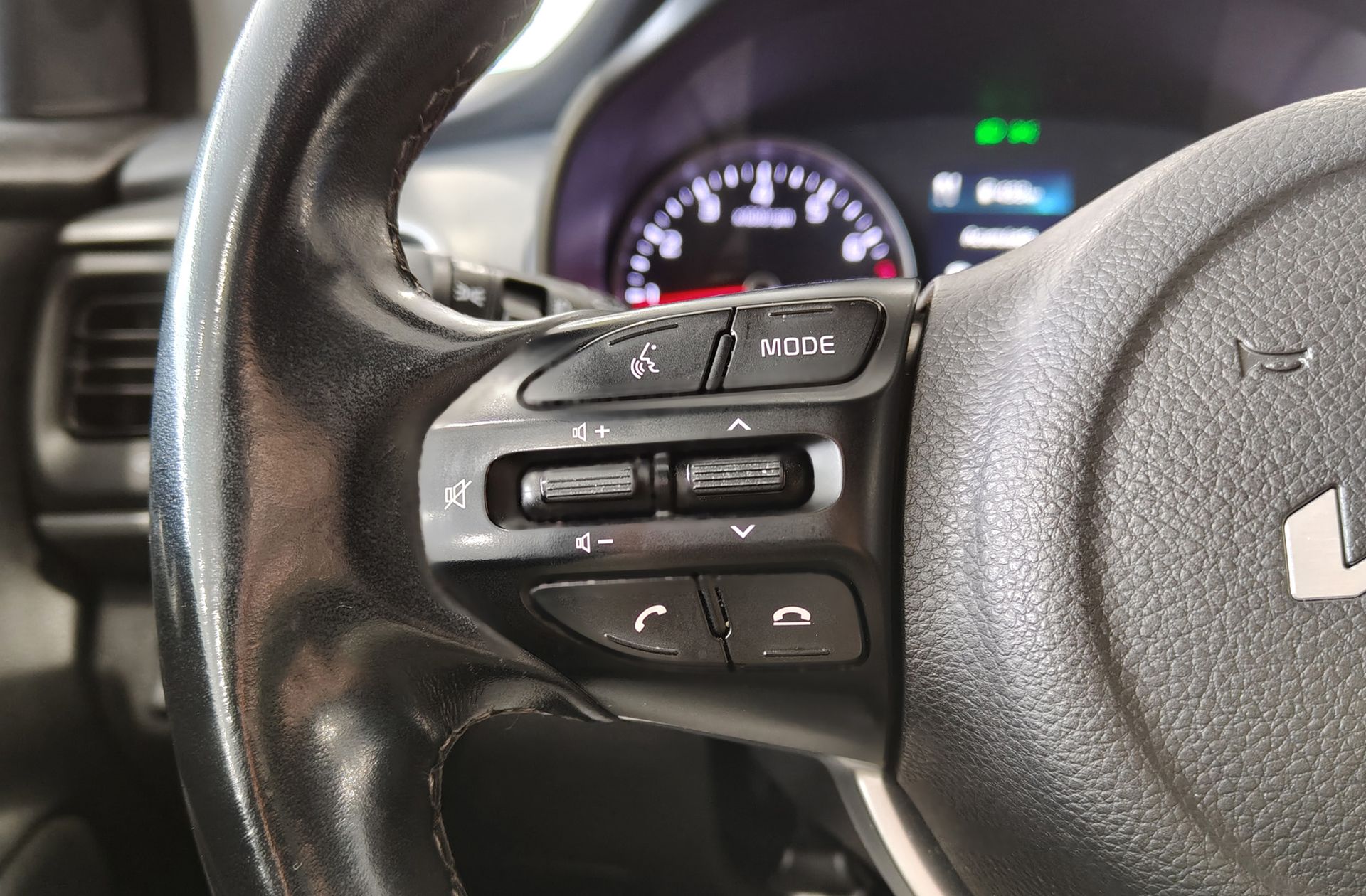 Kia Stonic 1.0 T-GDi MHEV Drive iMT - foto 24