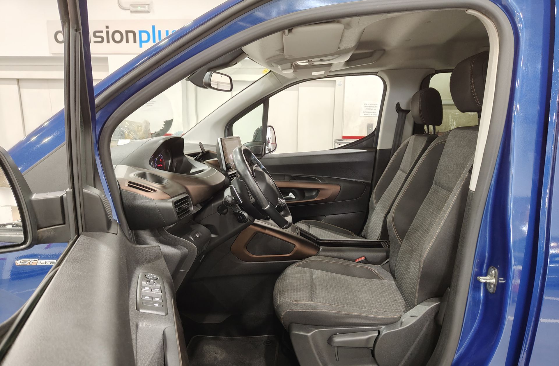 Peugeot Rifter BlueHDi 130 GT Line Standard EAT8 - foto 12
