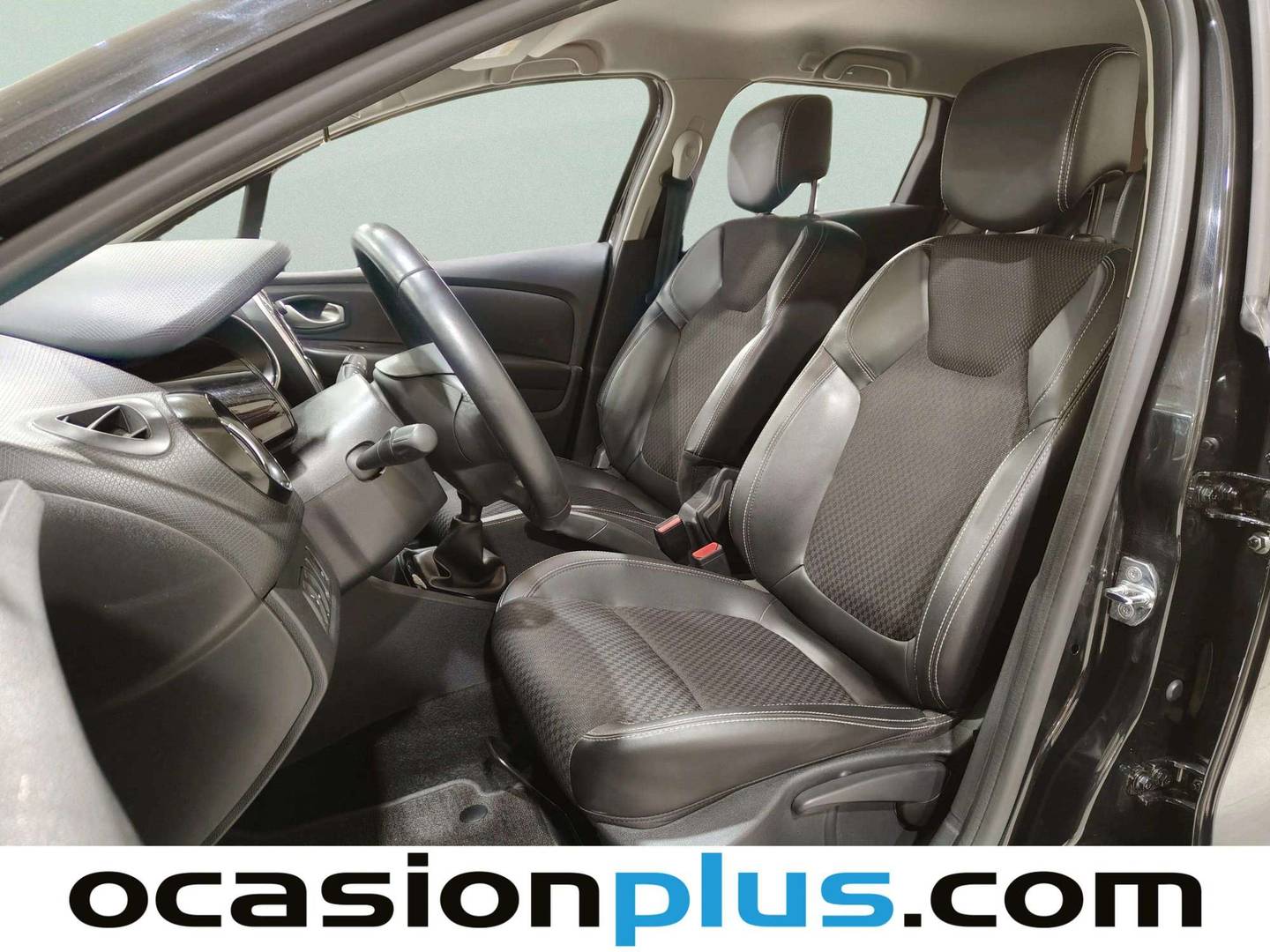 Foto Renault Clio Renault Clio Sport Tourer Zen TCe (90 CV)