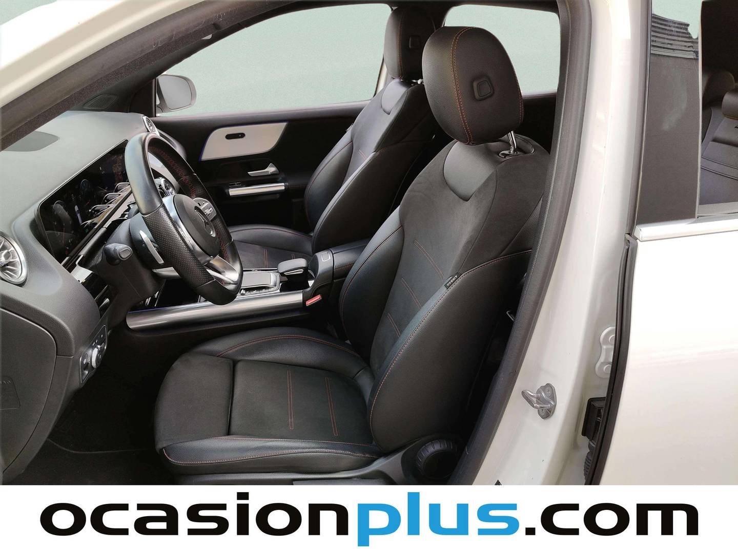 Foto asientos delanteros Mercedes GLA Mercedes GLA 250 e (218 CV) Pack AMG