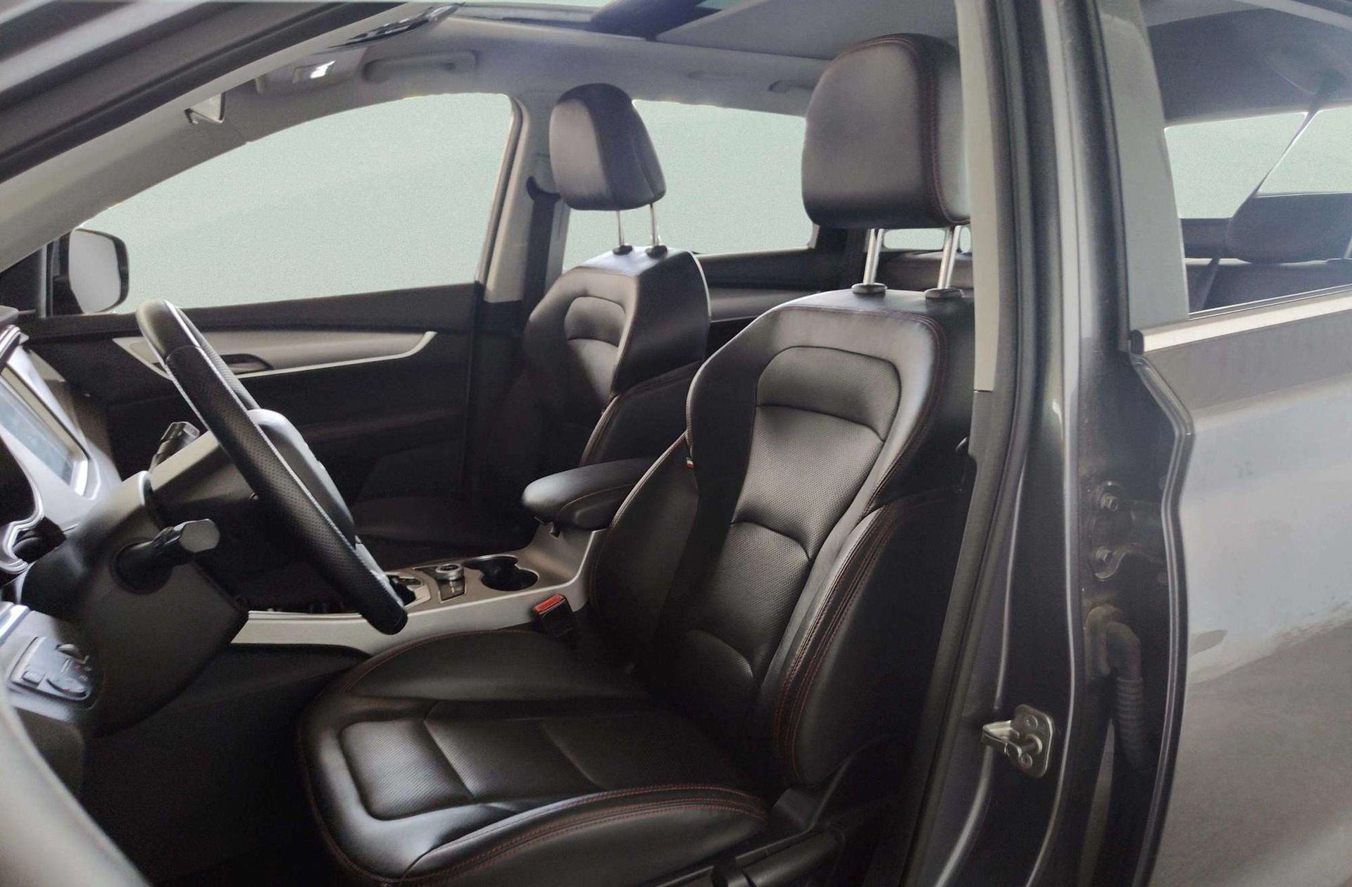 SWM G01 1.5T Luxury - foto 11