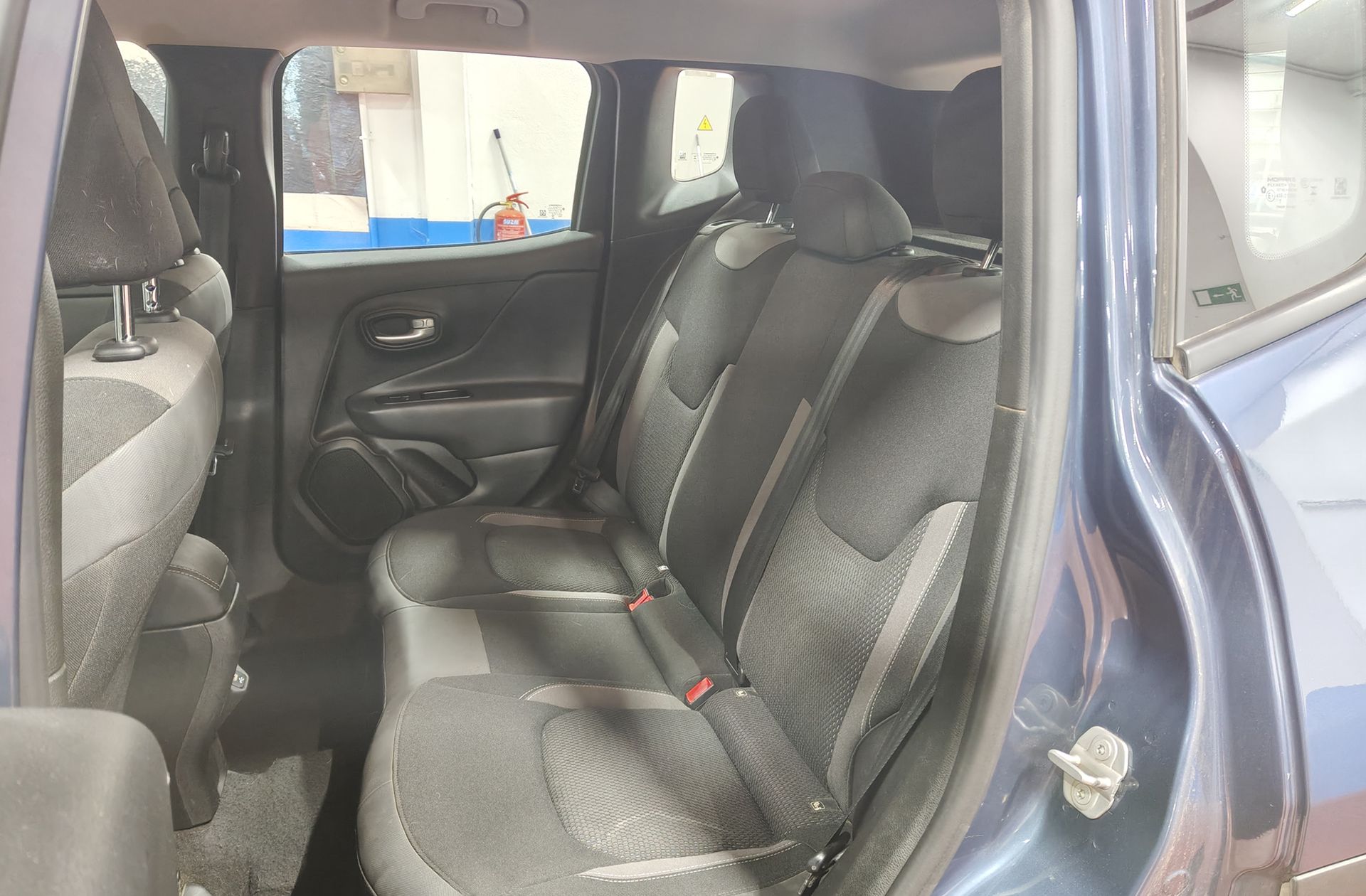 Jeep Renegade eHybrid 1.5 Limited ATX - foto 10