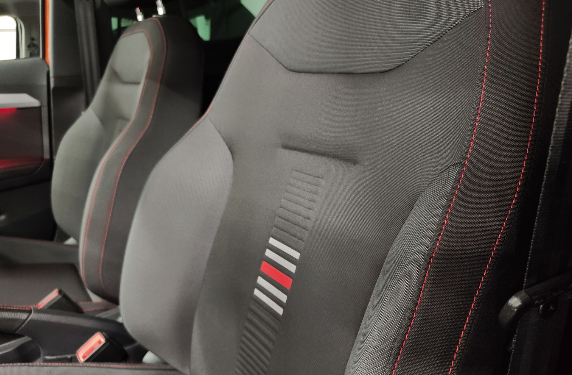 SEAT Arona 1.0 TSI Ecomotive FR Edition - foto 14