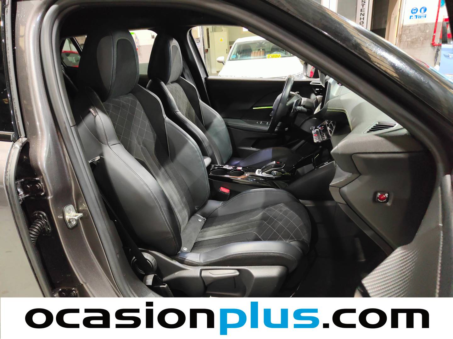 Foto Peugeot 2008 Peugeot 2008 BlueHDI 130 S&S GT Pack EAT8 (130 CV)