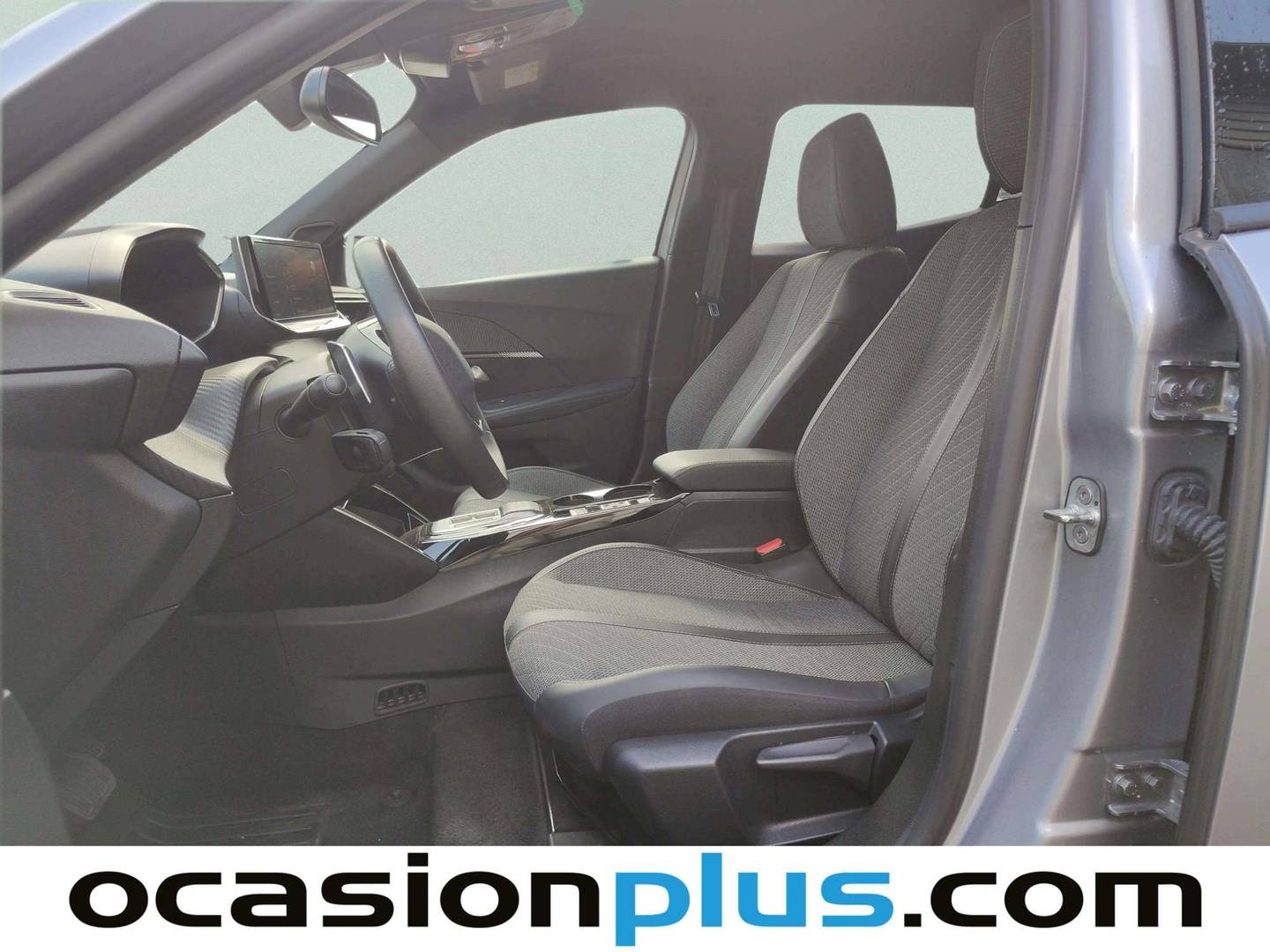 Foto asientos delanteros Peugeot 2008 Peugeot 2008 Allure Hybrid eDCS6 (145 CV)