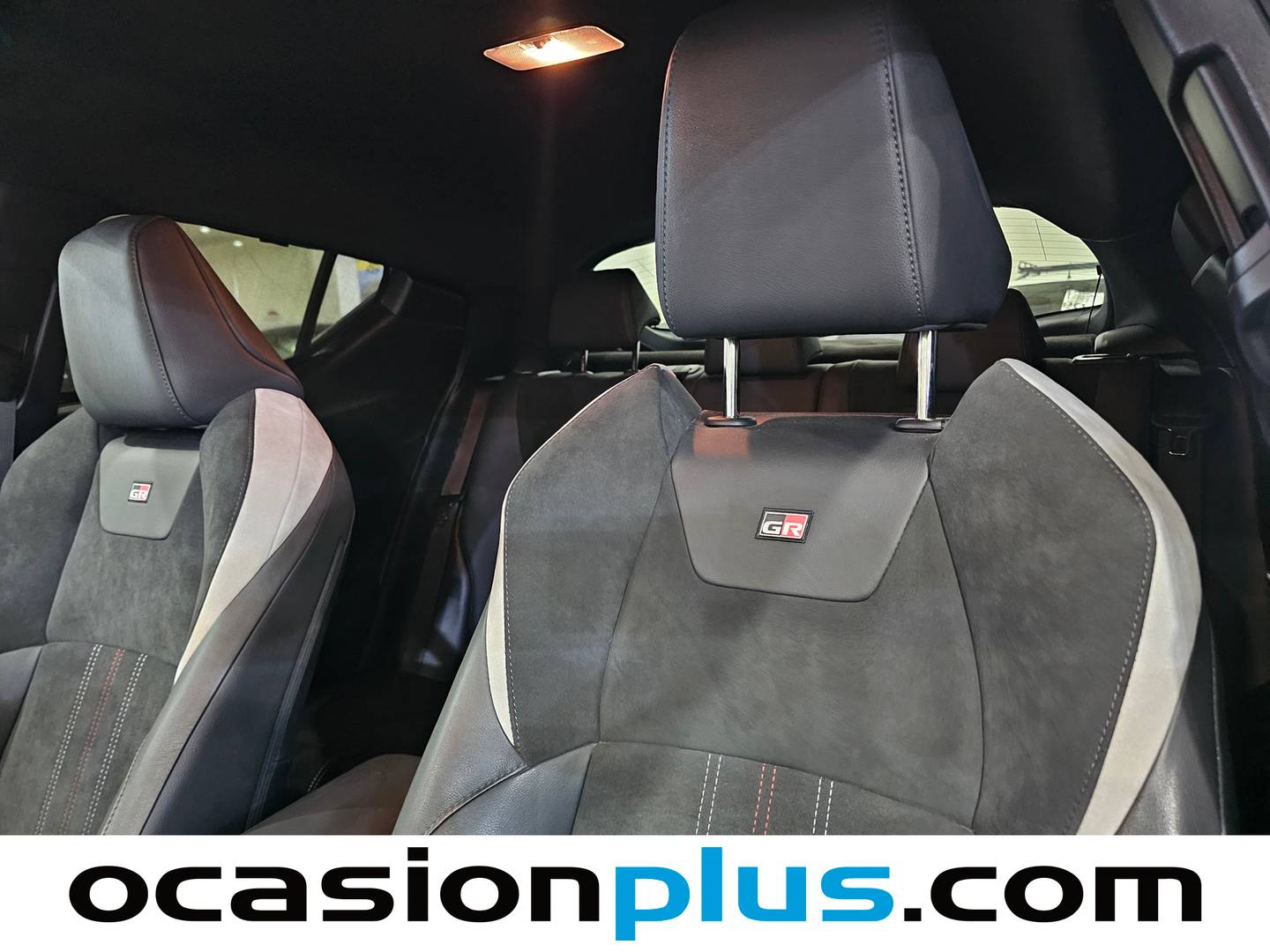 Extras y acabados del Toyota C-HR Toyota C-HR 180H GR Sport (184 CV)