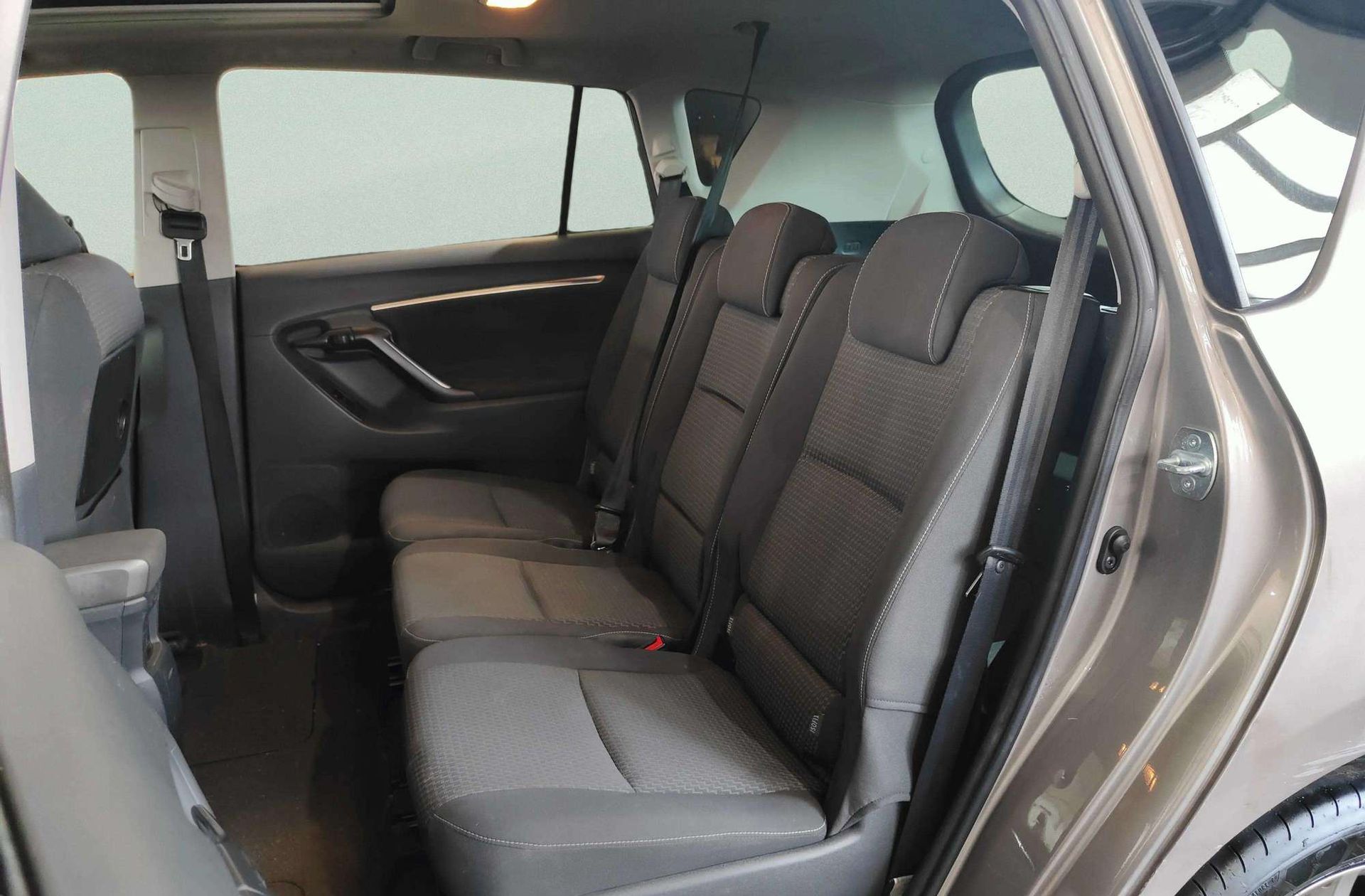 Toyota Verso 115D Advance - foto 12