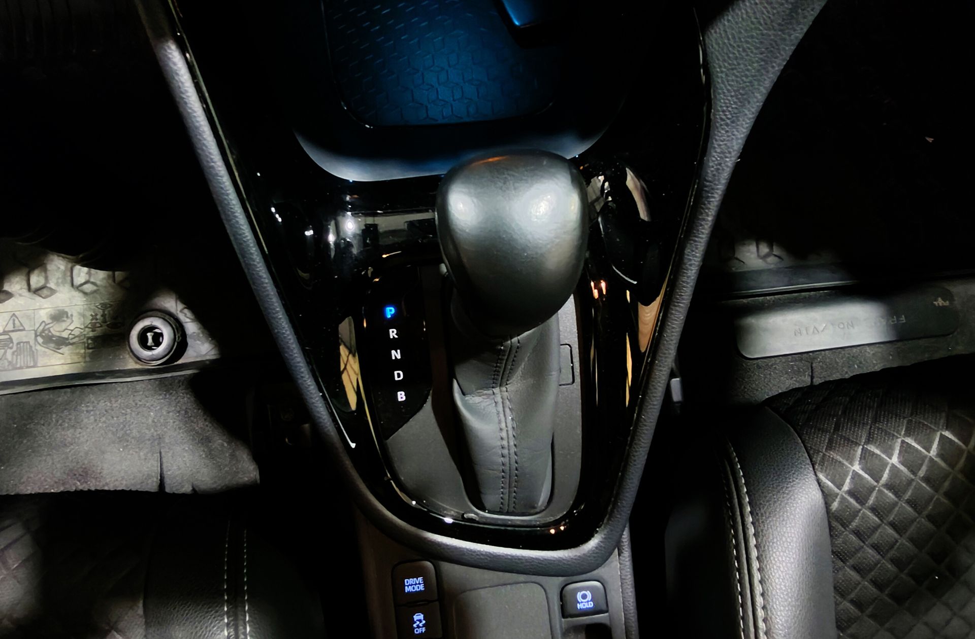 Toyota Yaris 120H Style - foto 5