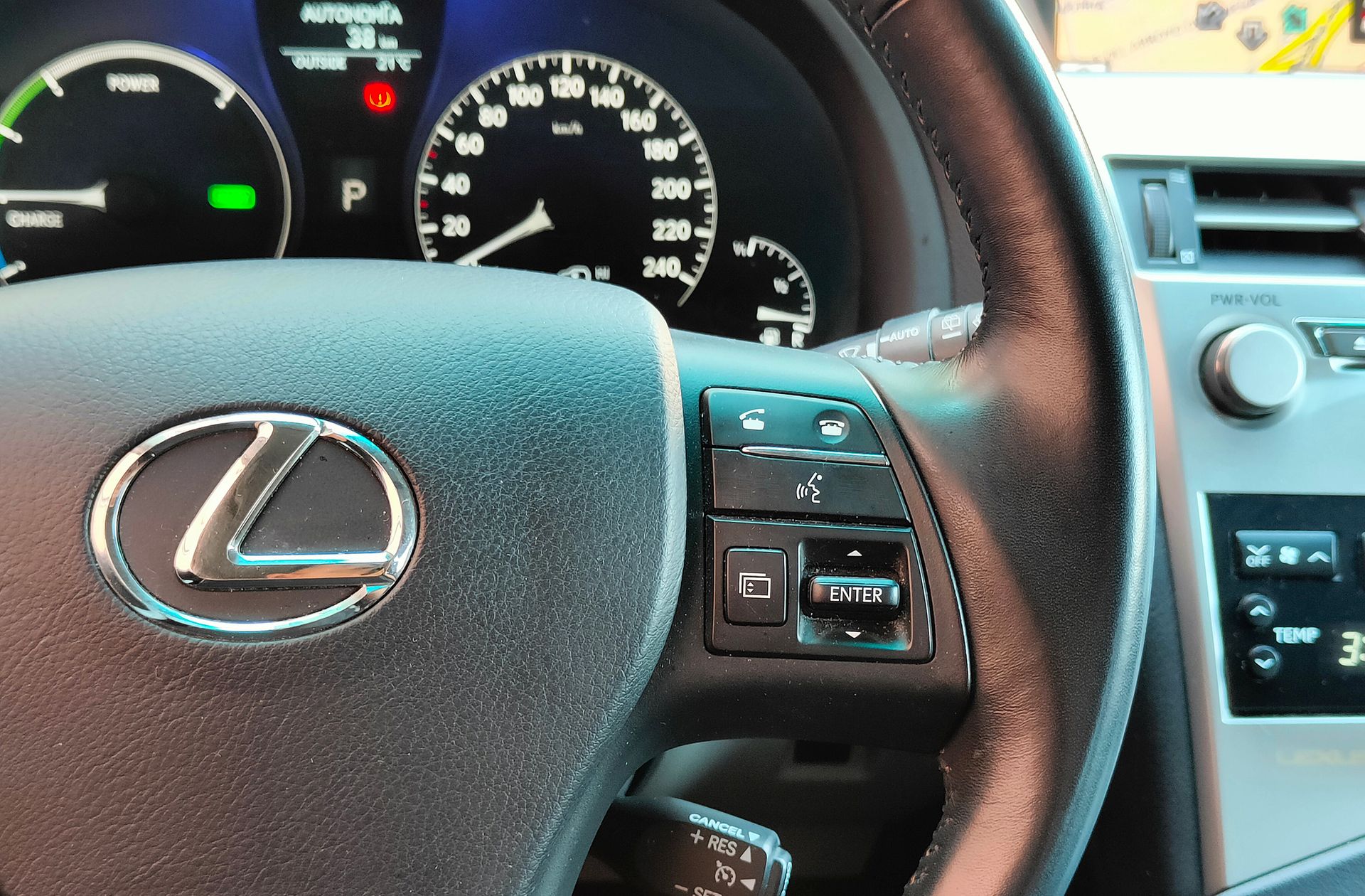 Lexus RX 450h Luxury - foto 27