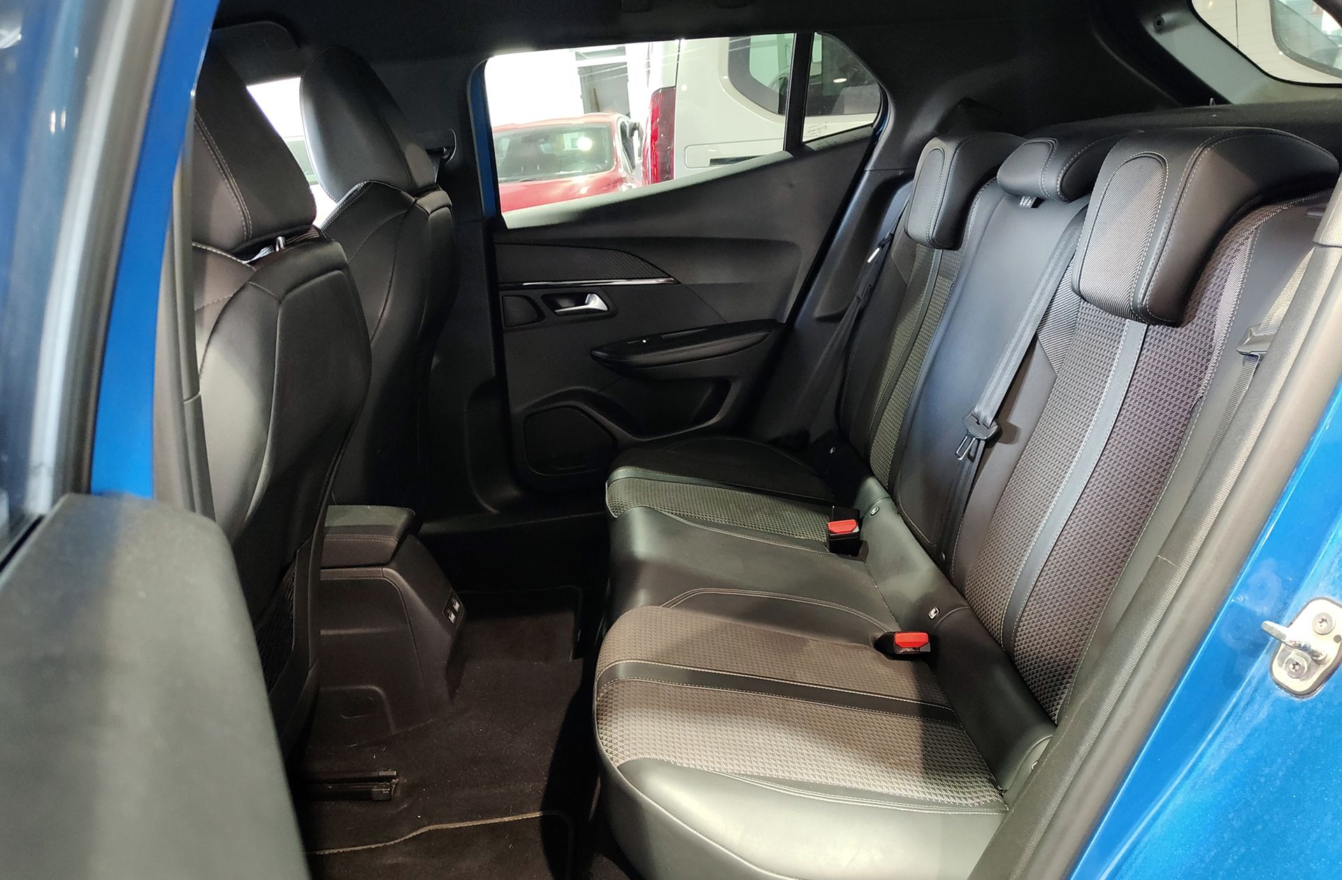 Peugeot 2008 PureTech 130 GT - foto 13