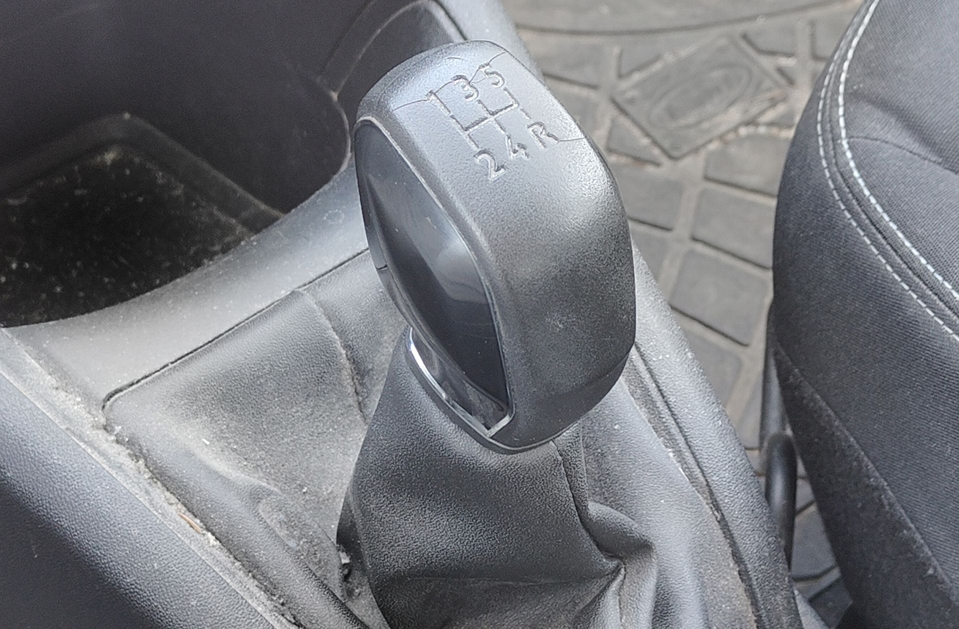Peugeot 208 1.4 HDi Access - foto 5