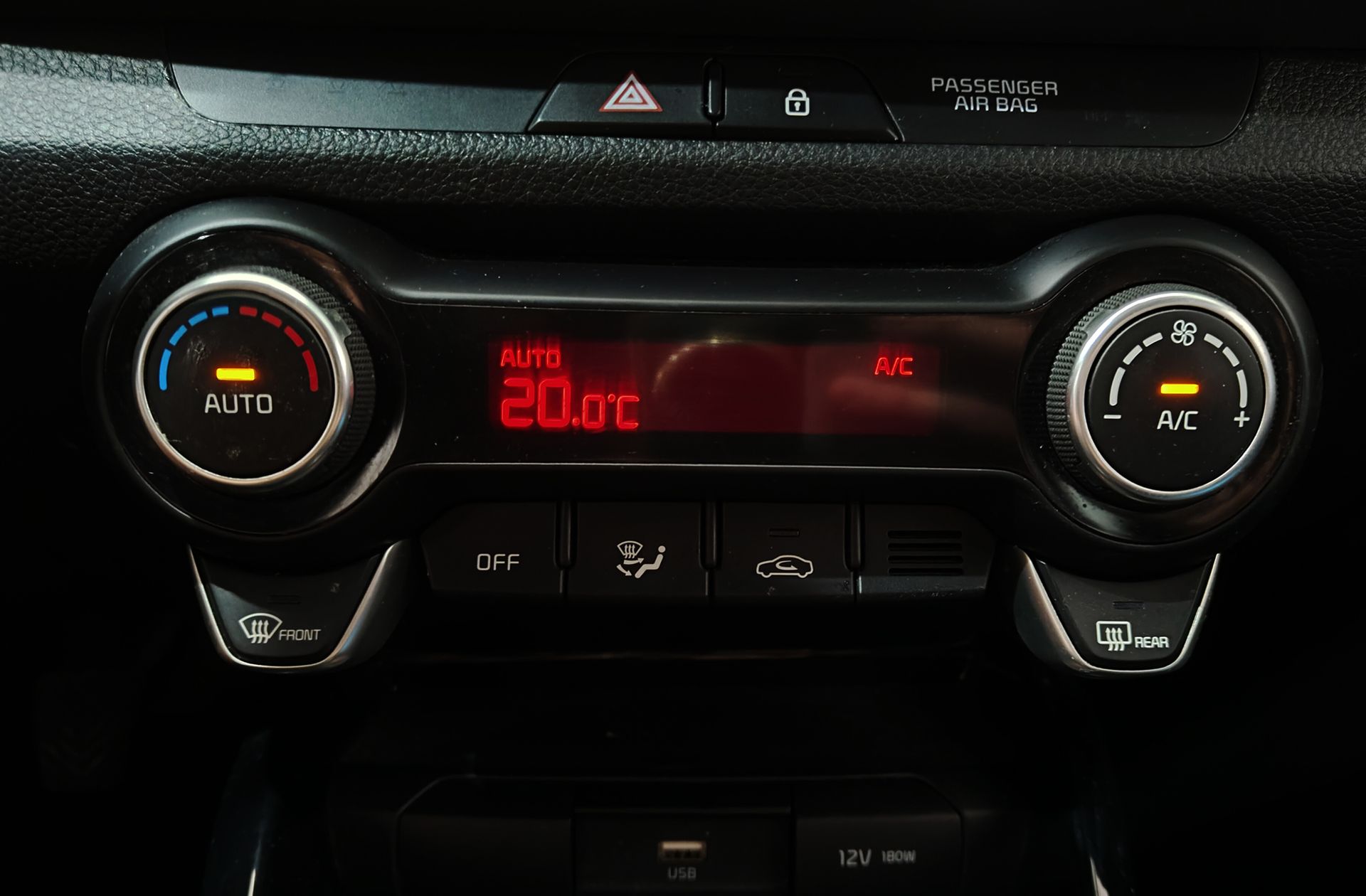 Kia Stonic 1.0 T-GDi MHEV Drive iMT - foto 32