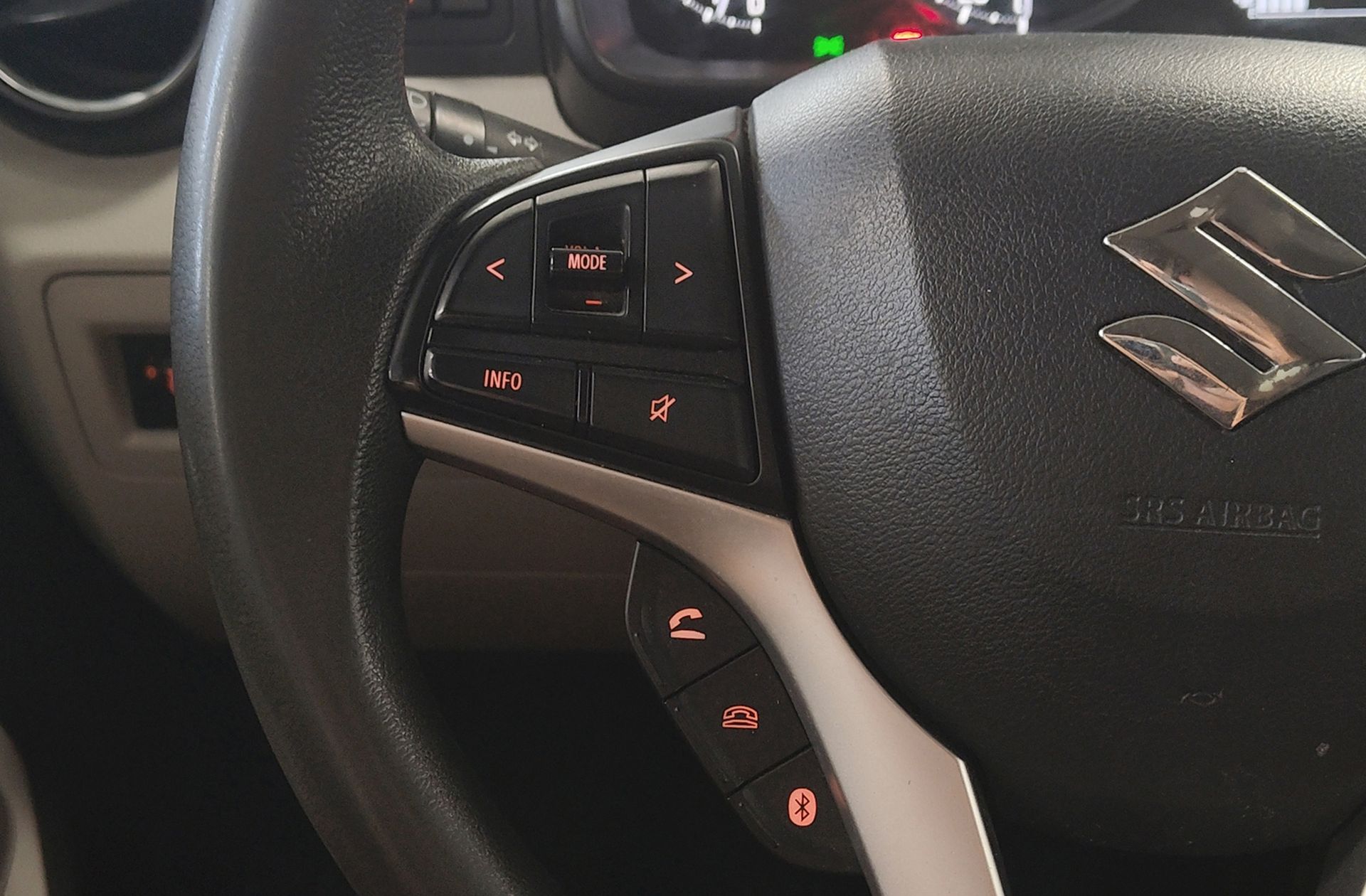 Suzuki Ignis 1.2 GLE - foto 23