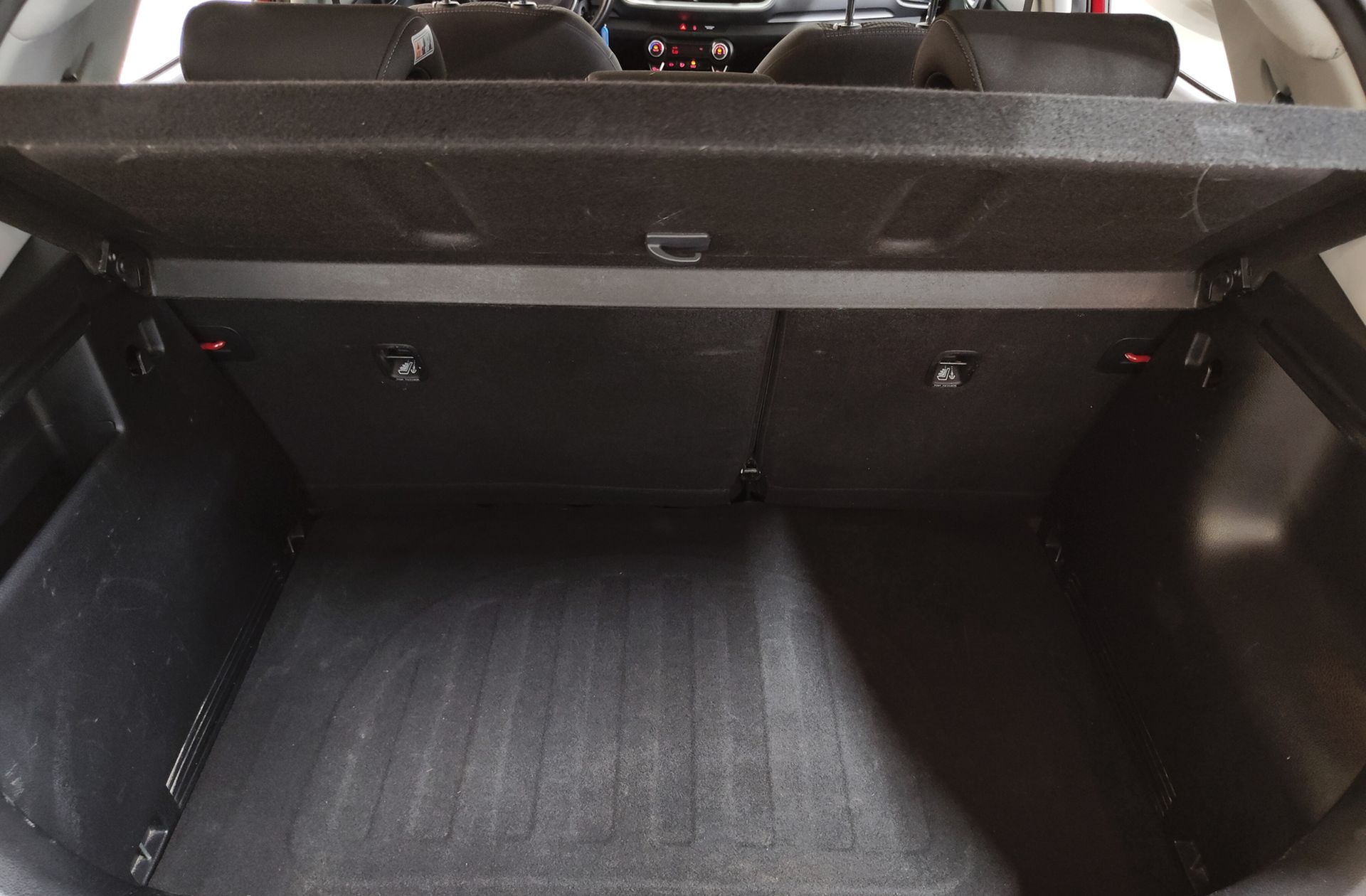 Kia Stonic 1.0 T-GDi Eco-Dynamic Drive - foto 17
