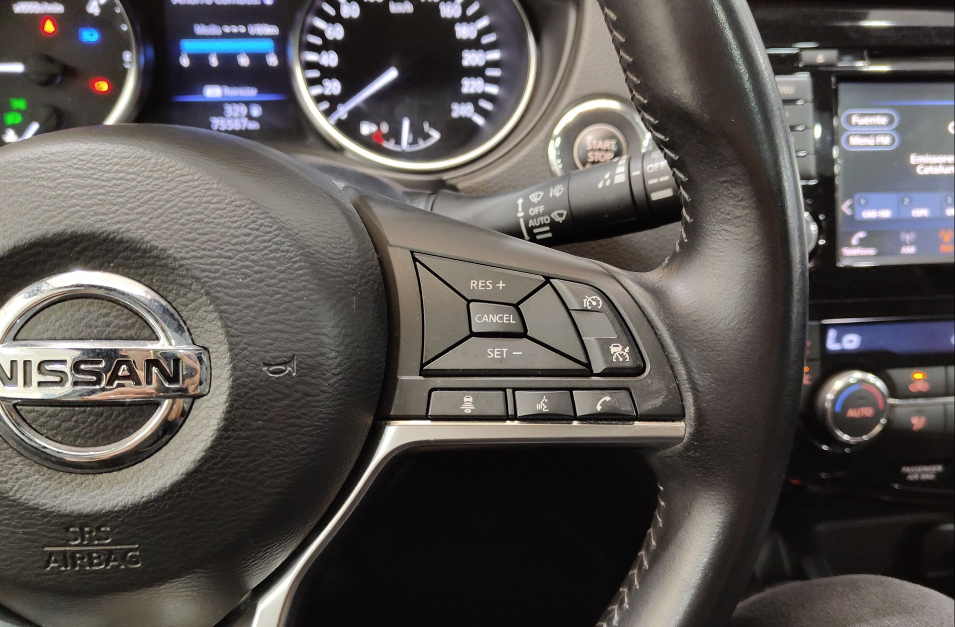 Nissan Qashqai dCi 150 Tekna+ - foto 35