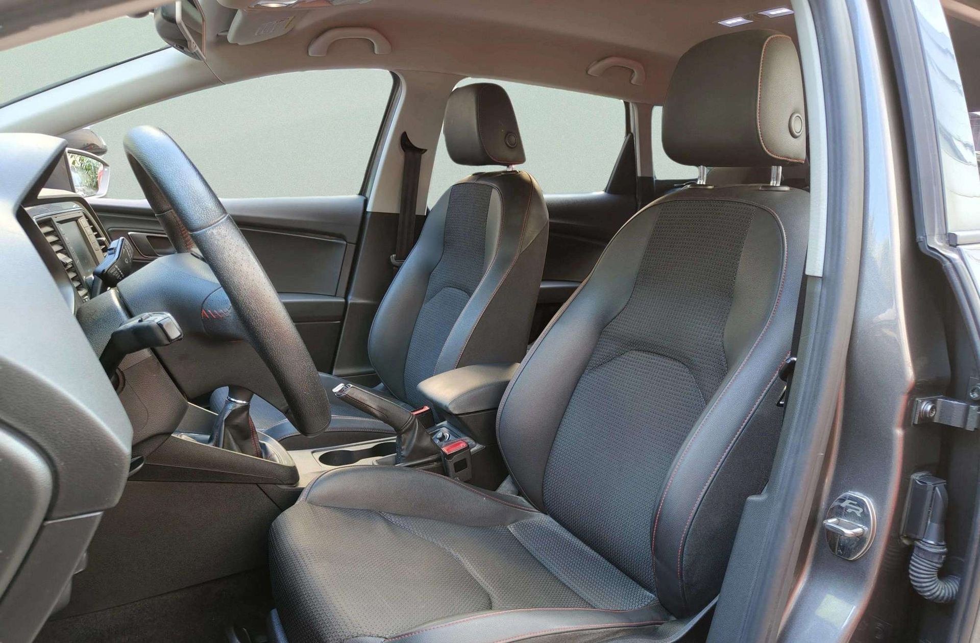 SEAT León ST 2.0 TDI FR - foto 12