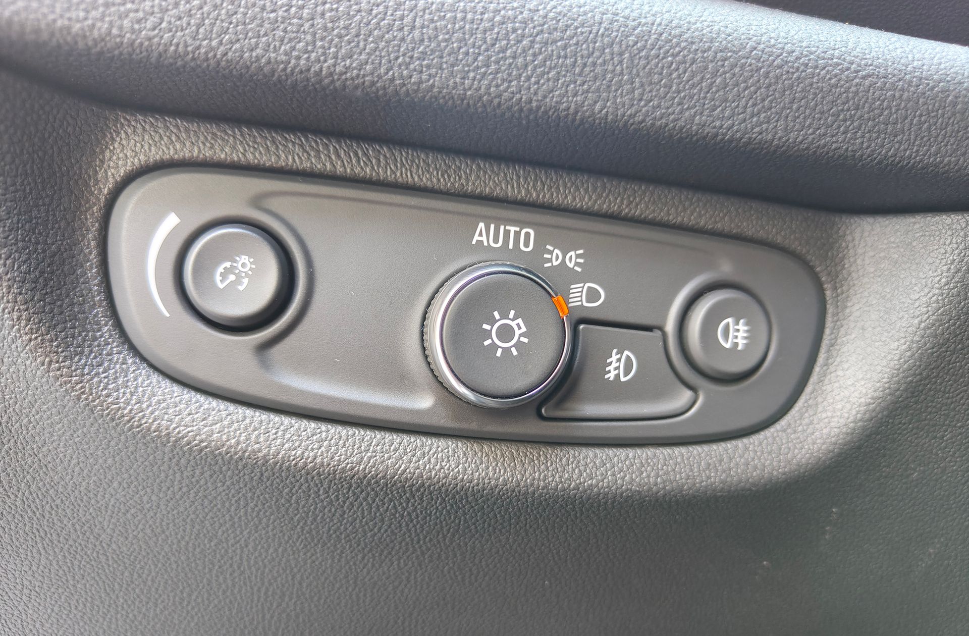 Opel Insignia 1.5 Turbo XFT Innovation - foto 30