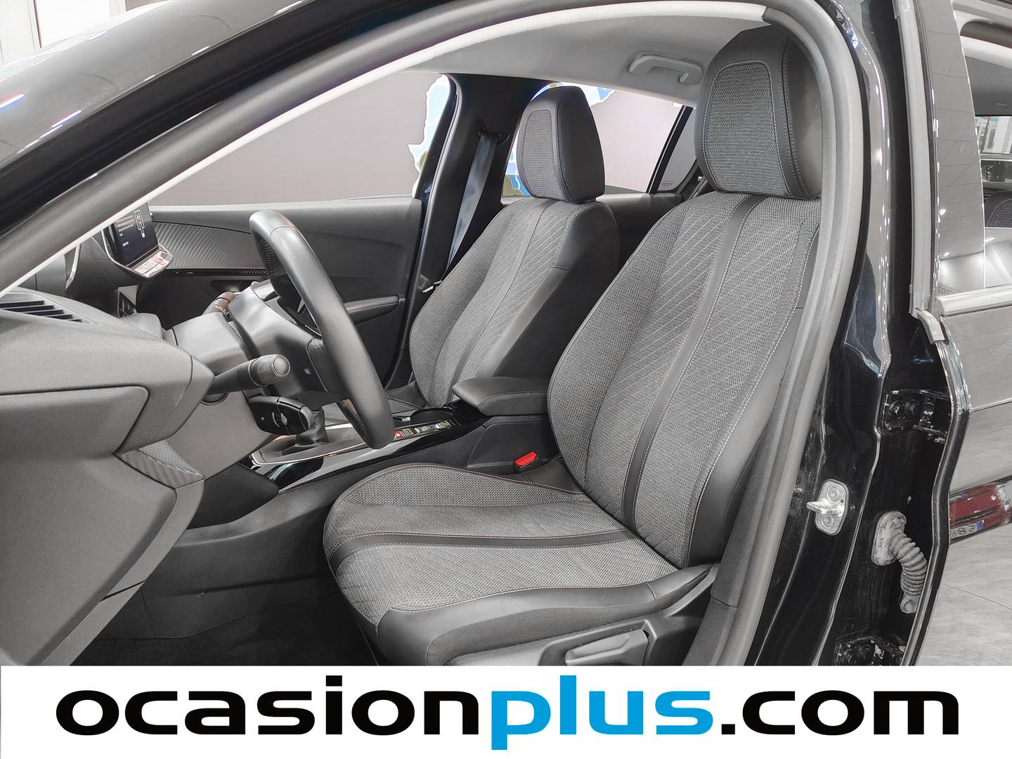 Foto asientos delanteros Peugeot 208 Peugeot 208 PureTech 100 Allure (100 CV)