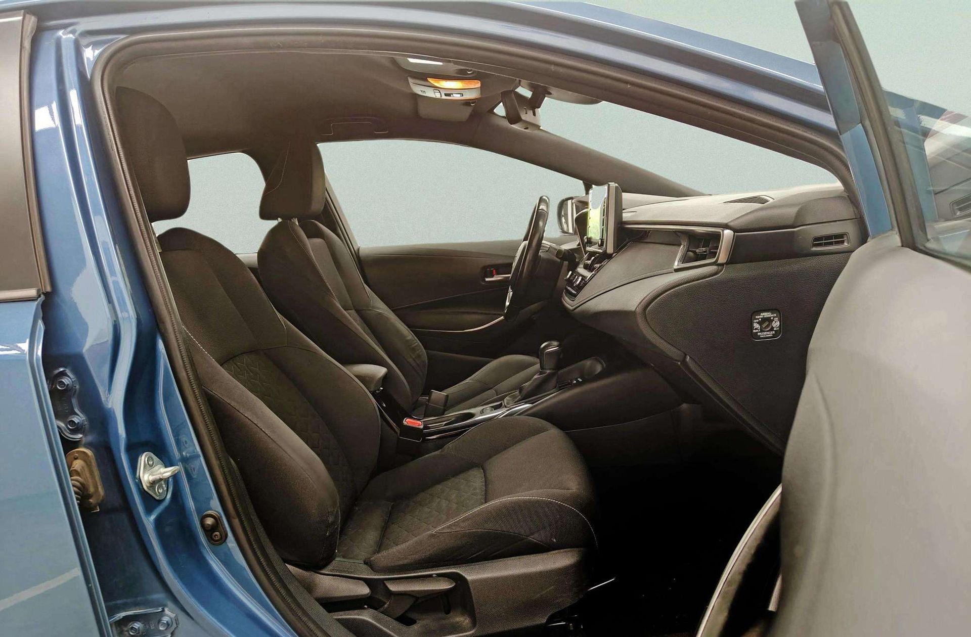 Toyota Corolla 1.8 125 Híbrido Active Tech E-CVT - foto 21