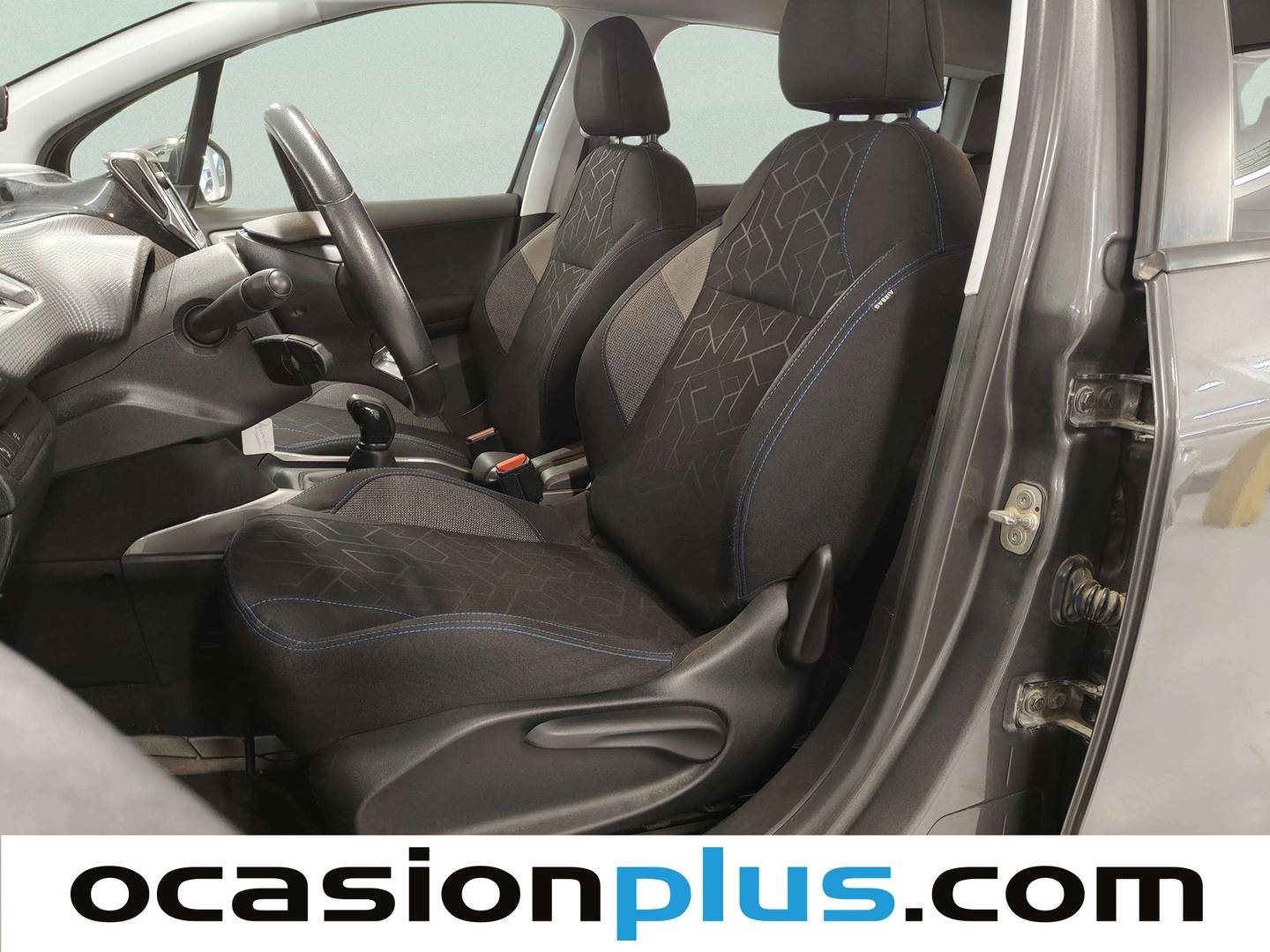 Foto asientos delanteros Peugeot 2008 Peugeot 2008 PureTech 82 S&S Style (82 CV)