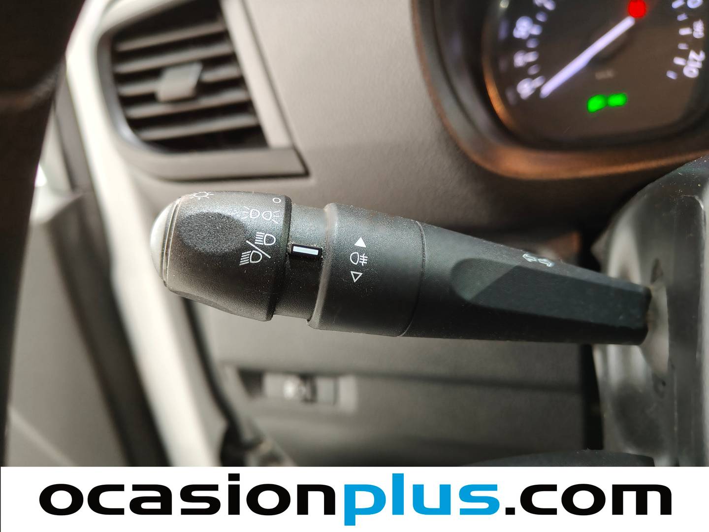 Equipamiento del Opel Vivaro Opel Vivaro 1.5 Diesel M Standart (102 CV)