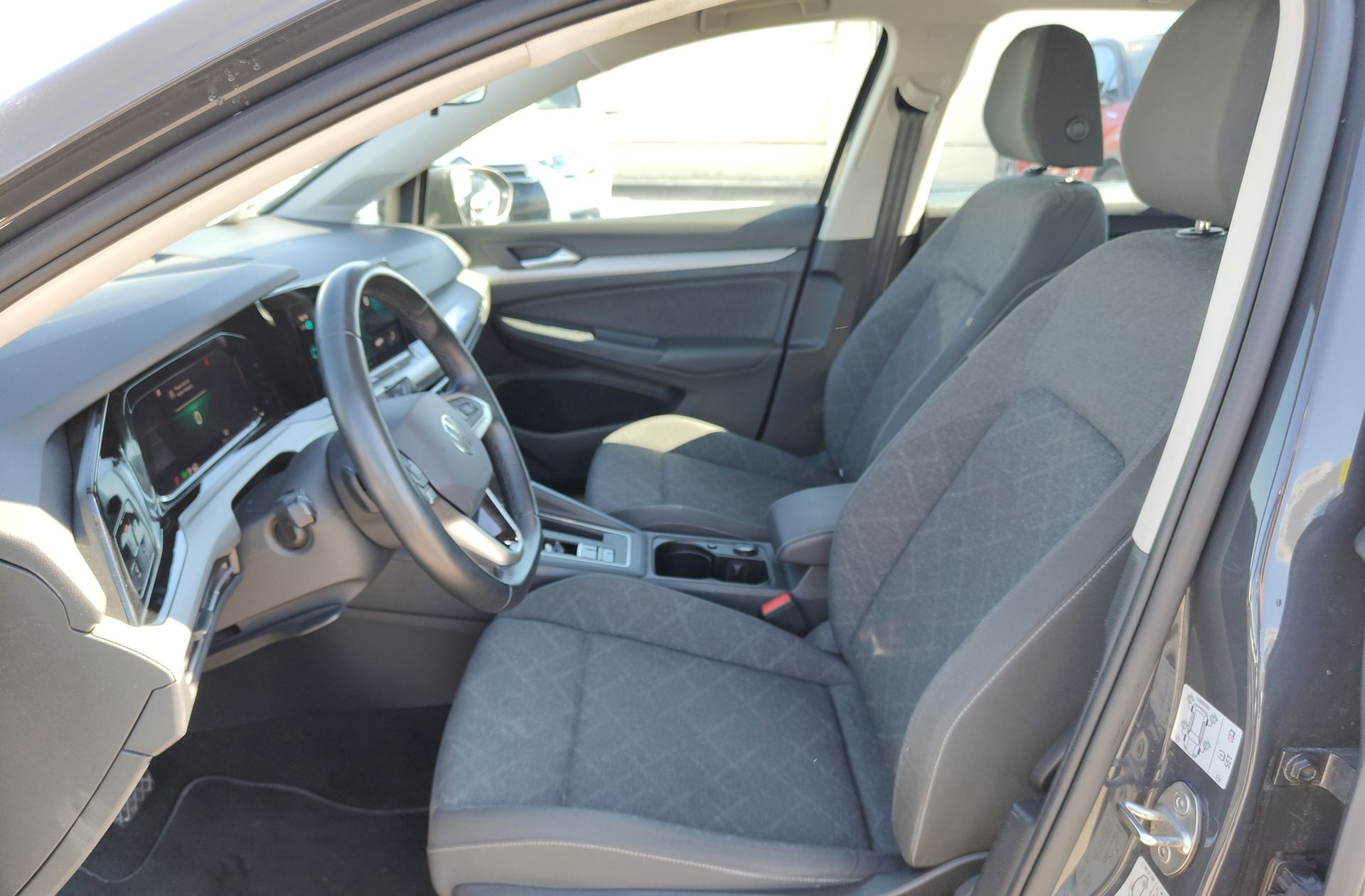 Volkswagen Golf Life 1.0 eTSI DSG - foto 10